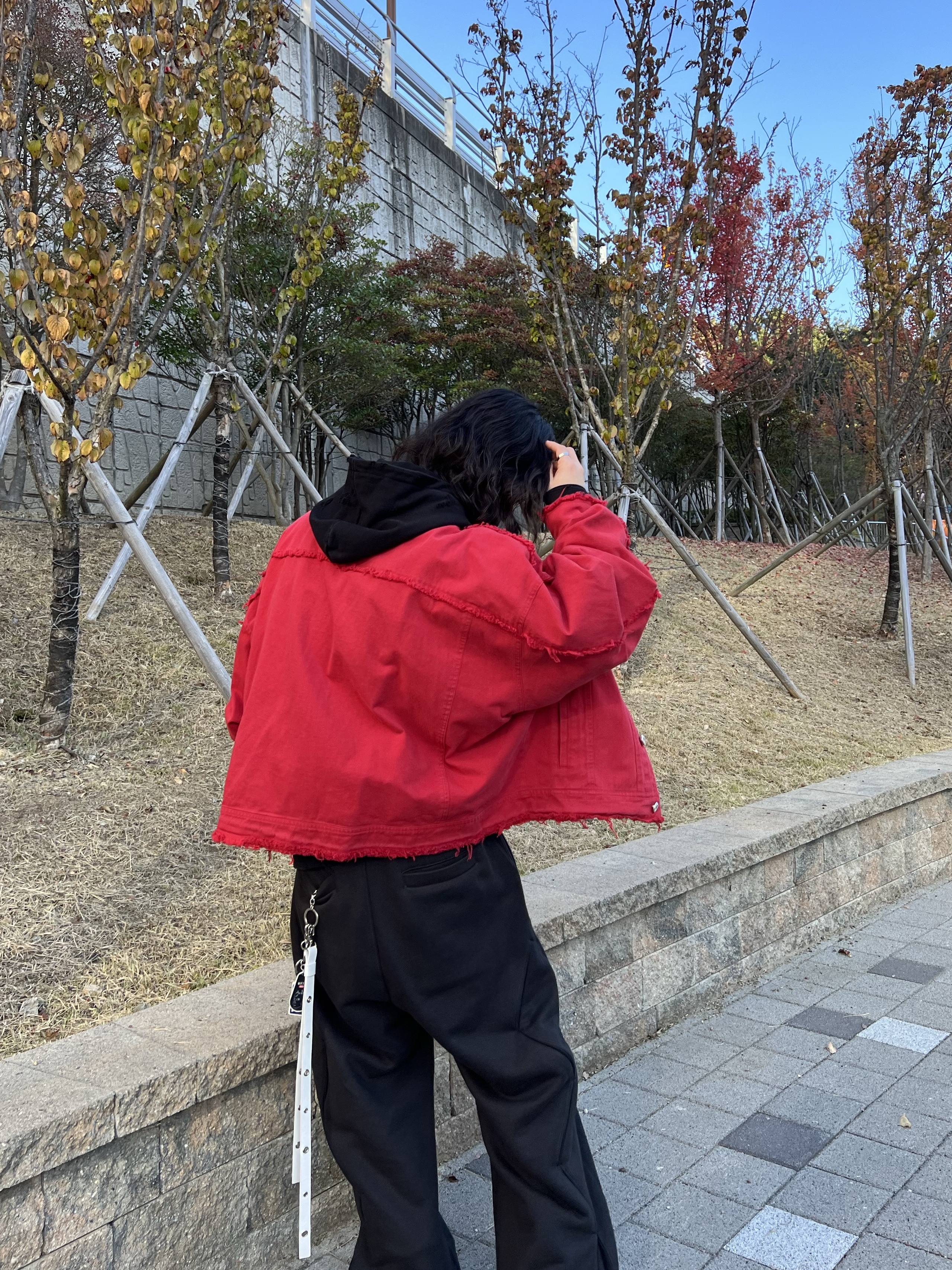 Farfromwhat Far Pin Button & Safety Pin, Undermycar Otter Oversized Damage-Washed Hood Zip-Up Sepia - 22FW 착용 스타일 - 7