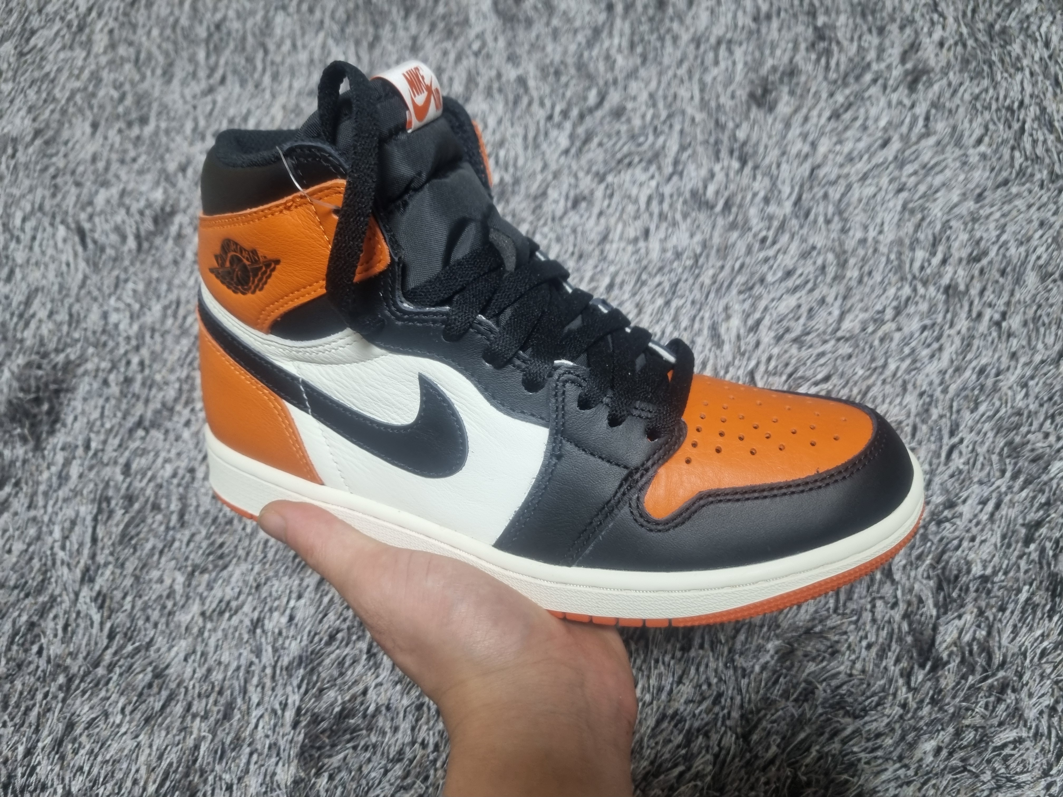 Jordan 1 Retro High OG Shattered Backboard 착용 스타일