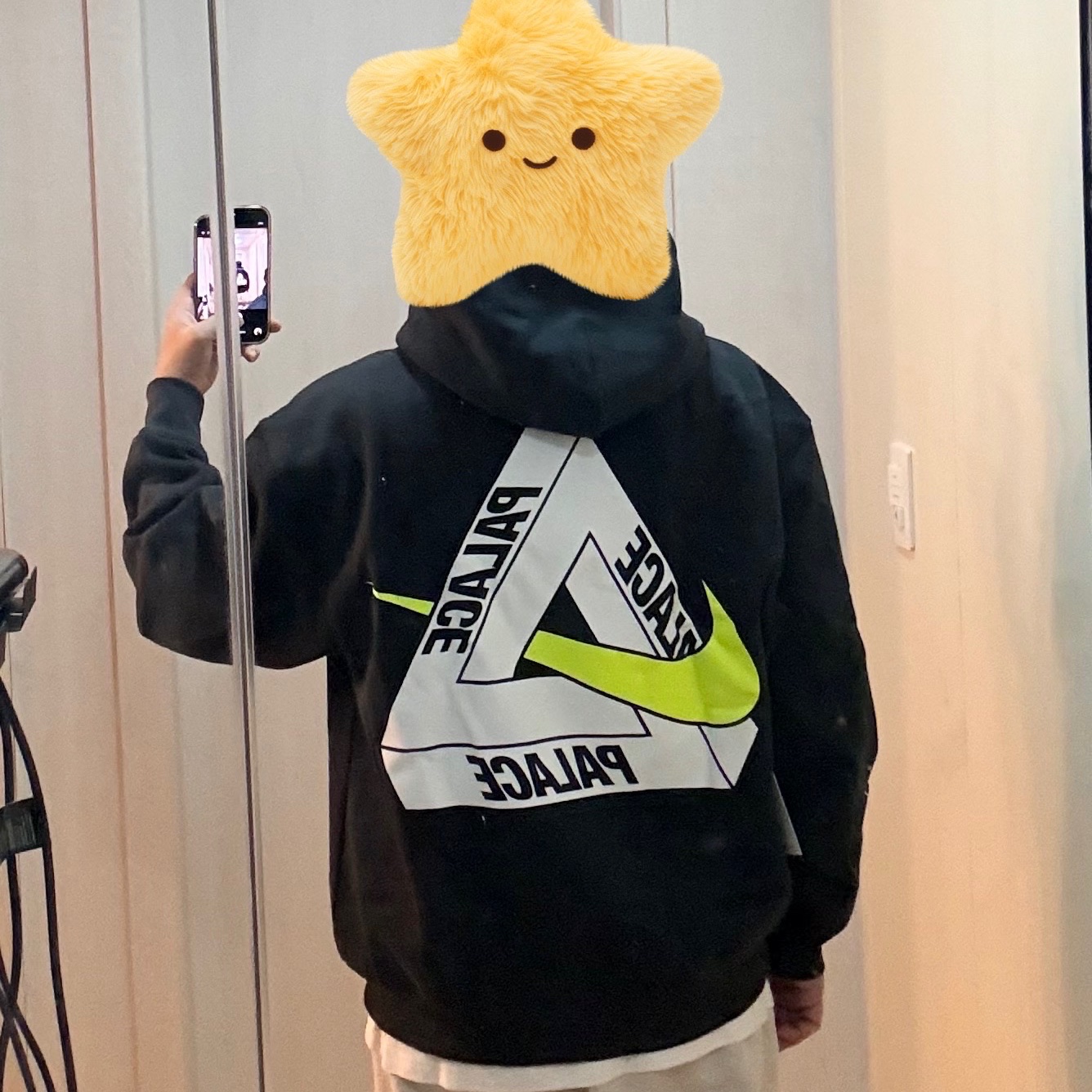 Palace x Nike Tri Swoosh Hood Black - 25FW 착용 스타일 - 2