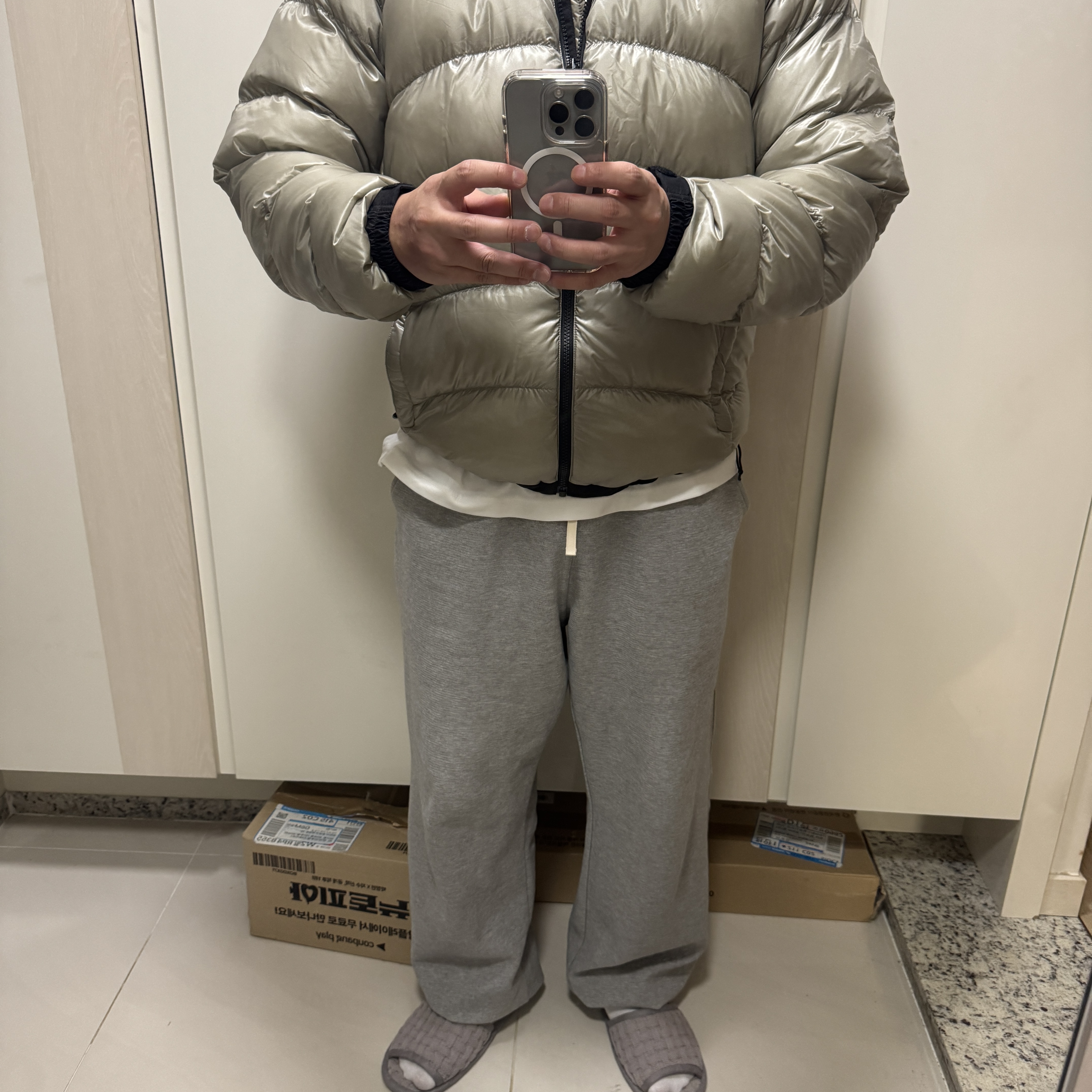 The North Face Zip-in-Zip Aconcagua Jacket Clay Gray - 24FW 착용 스타일