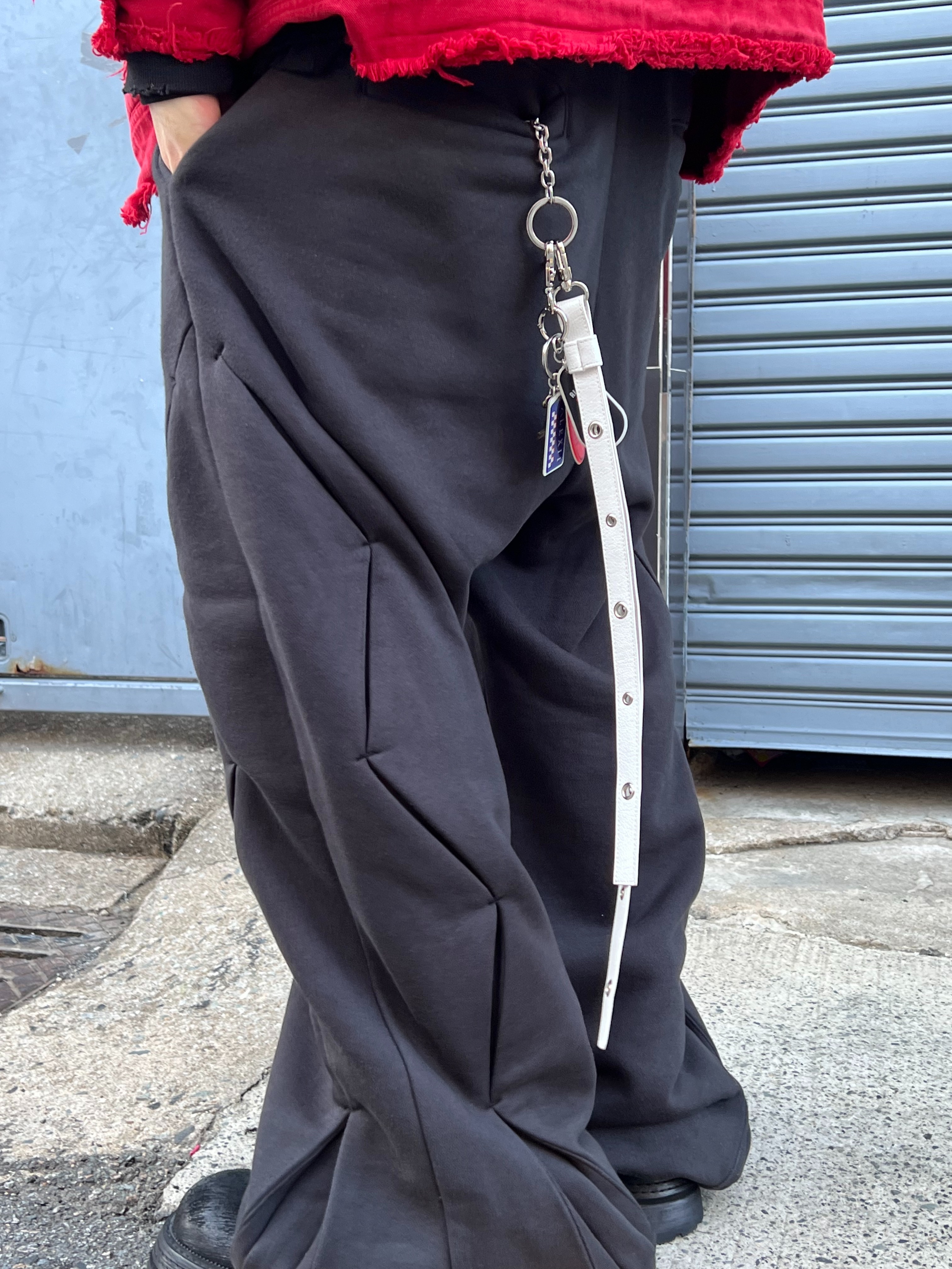 Farfromwhat Far Pin Button & Safety Pin, Undermycar Otter Oversized Damage-Washed Hood Zip-Up Sepia - 22FW 착용 스타일 - 3