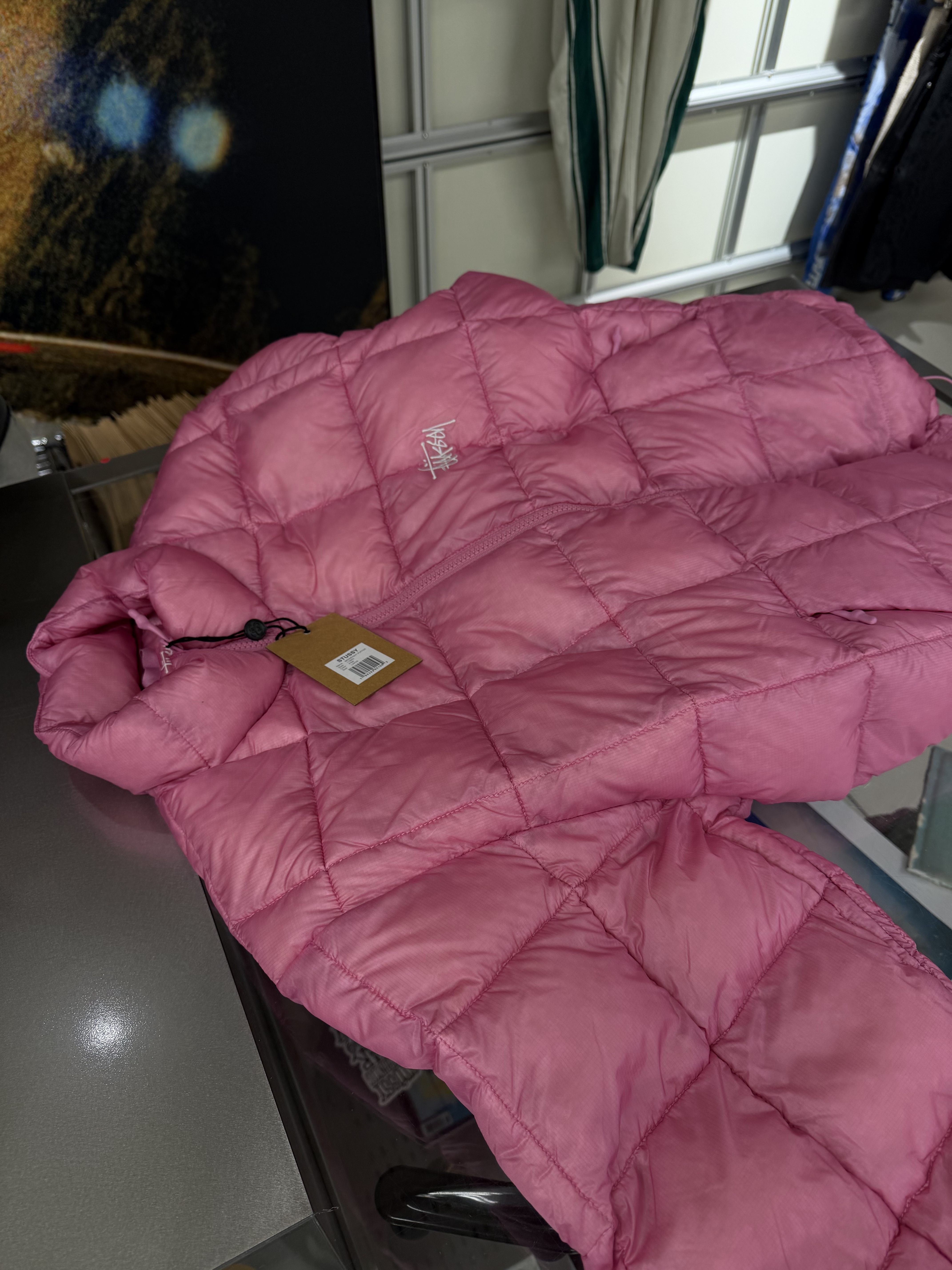 Stussy Midweight Puffer Pink 착용 스타일 - 2