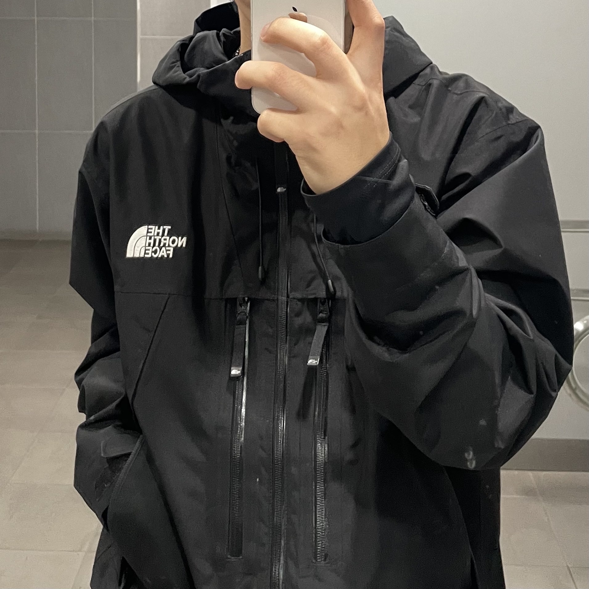 The North Face Mountain Peak Jacket Black 착용 스타일
