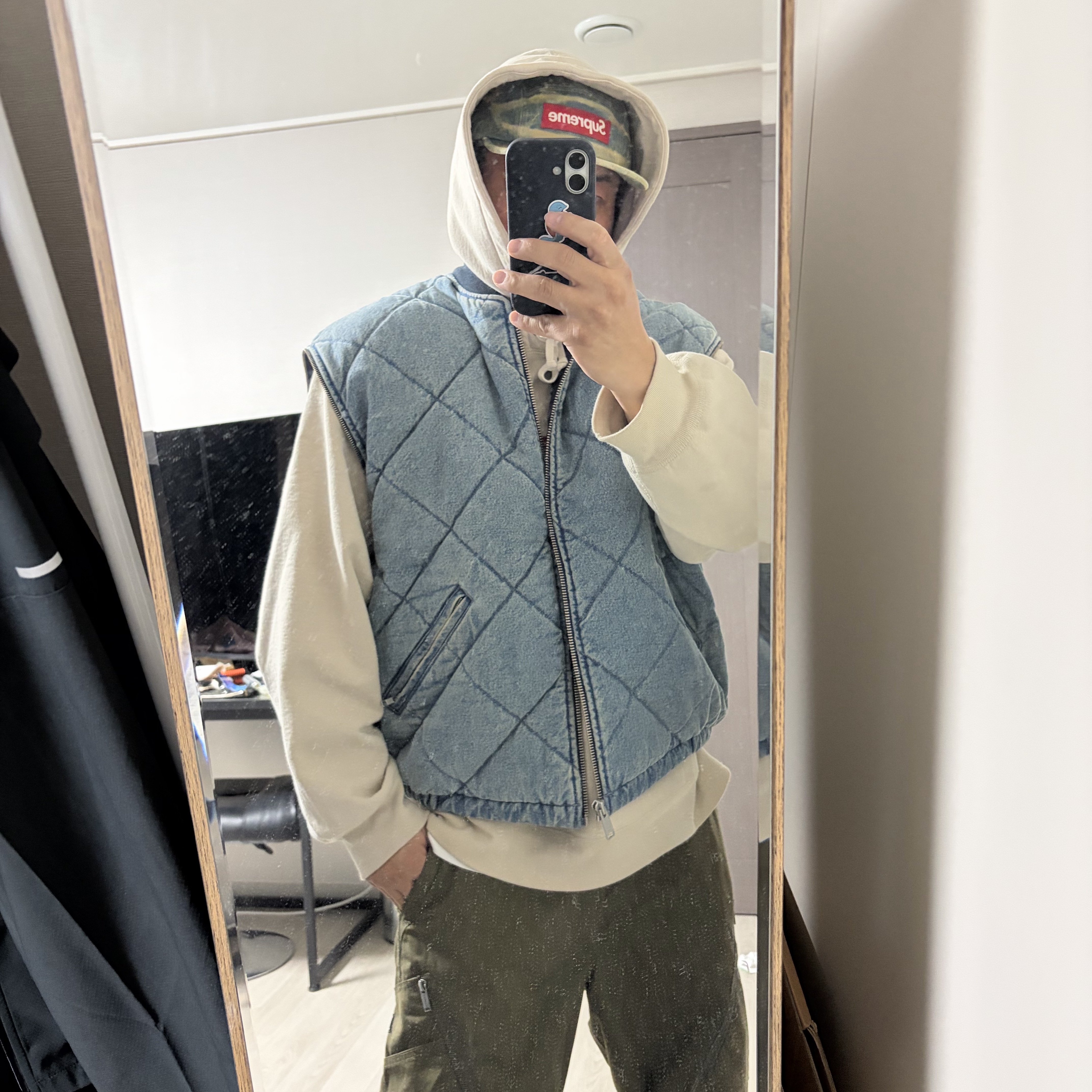Supreme Zip Off Sleeve Quilted Bomber Jacket Denim - 25FW 착용 스타일 - 3