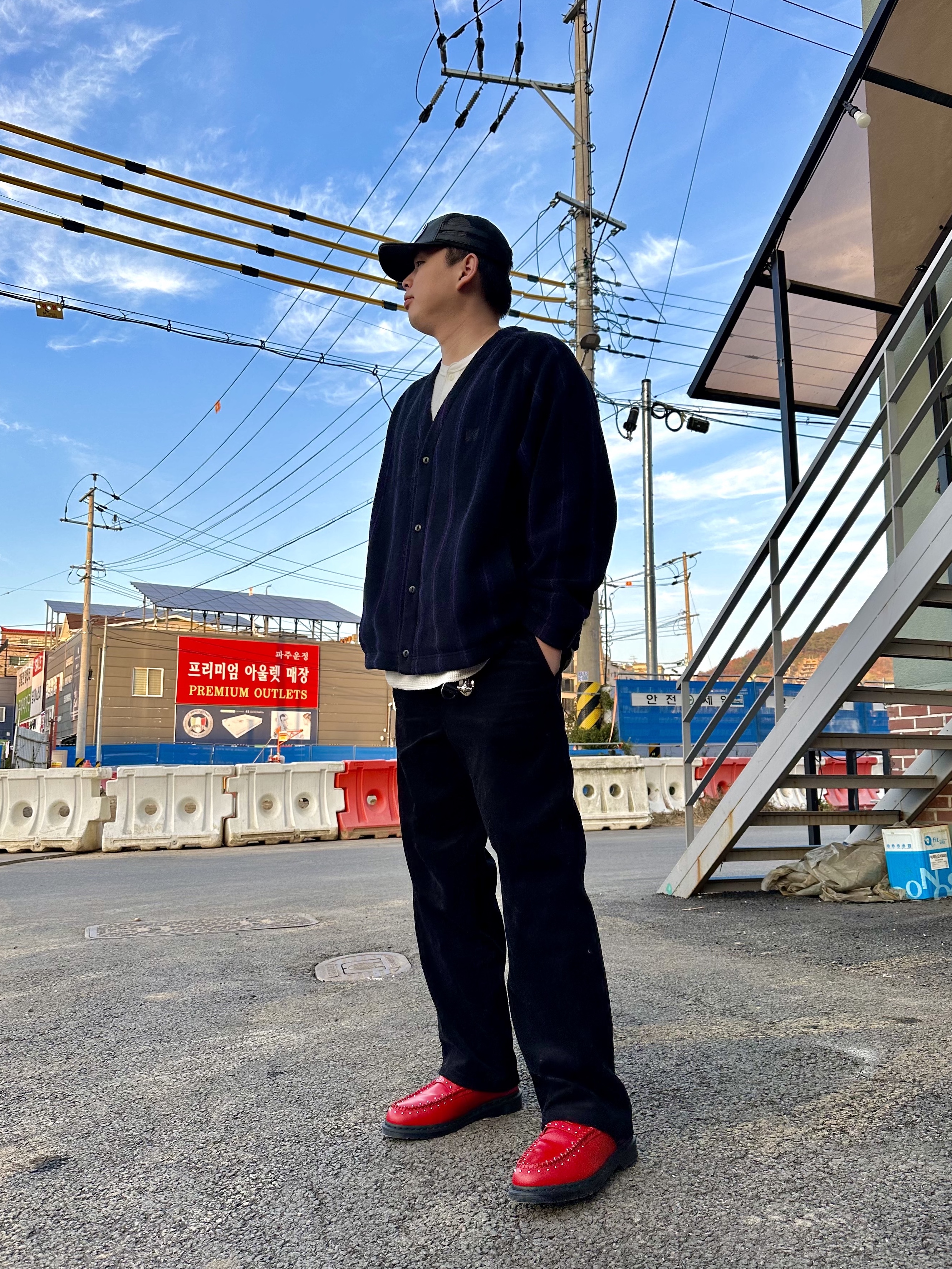 Supreme x Vanson Leathers Mesh Back 6-Panel Black - 25FW, Uniqlo x Needles Fleece Oversized Cardigan Black - KR 착용 스타일