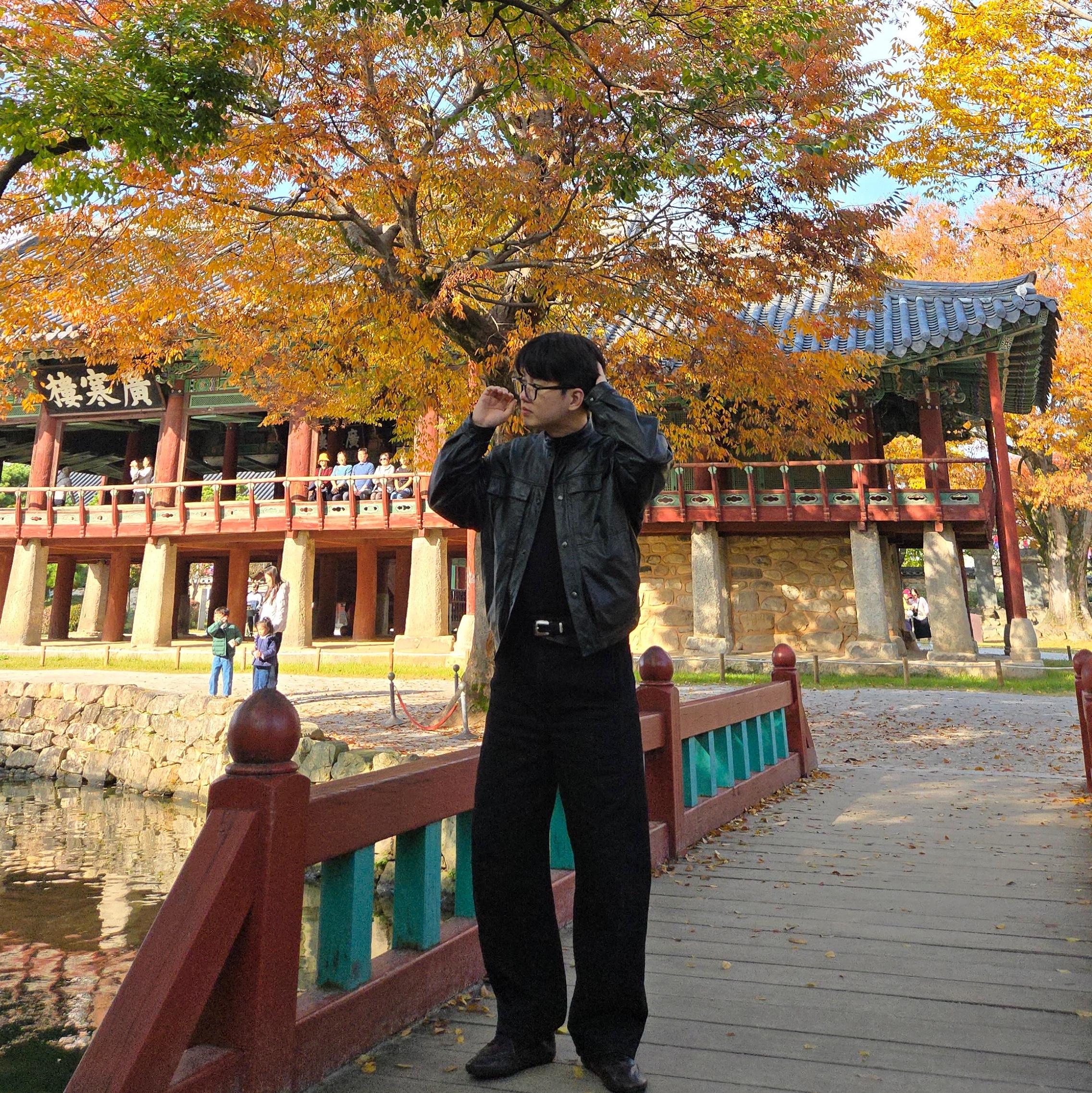 Lemaire Minimal Western Belt Cow Leather Black, Prada Collapse Leather Sneakers Dark Brown 착용 스타일 - 2