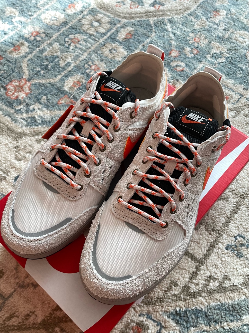 Nike C1TY Premium Phantom Light Orewood Brown 착용 스타일 - 2