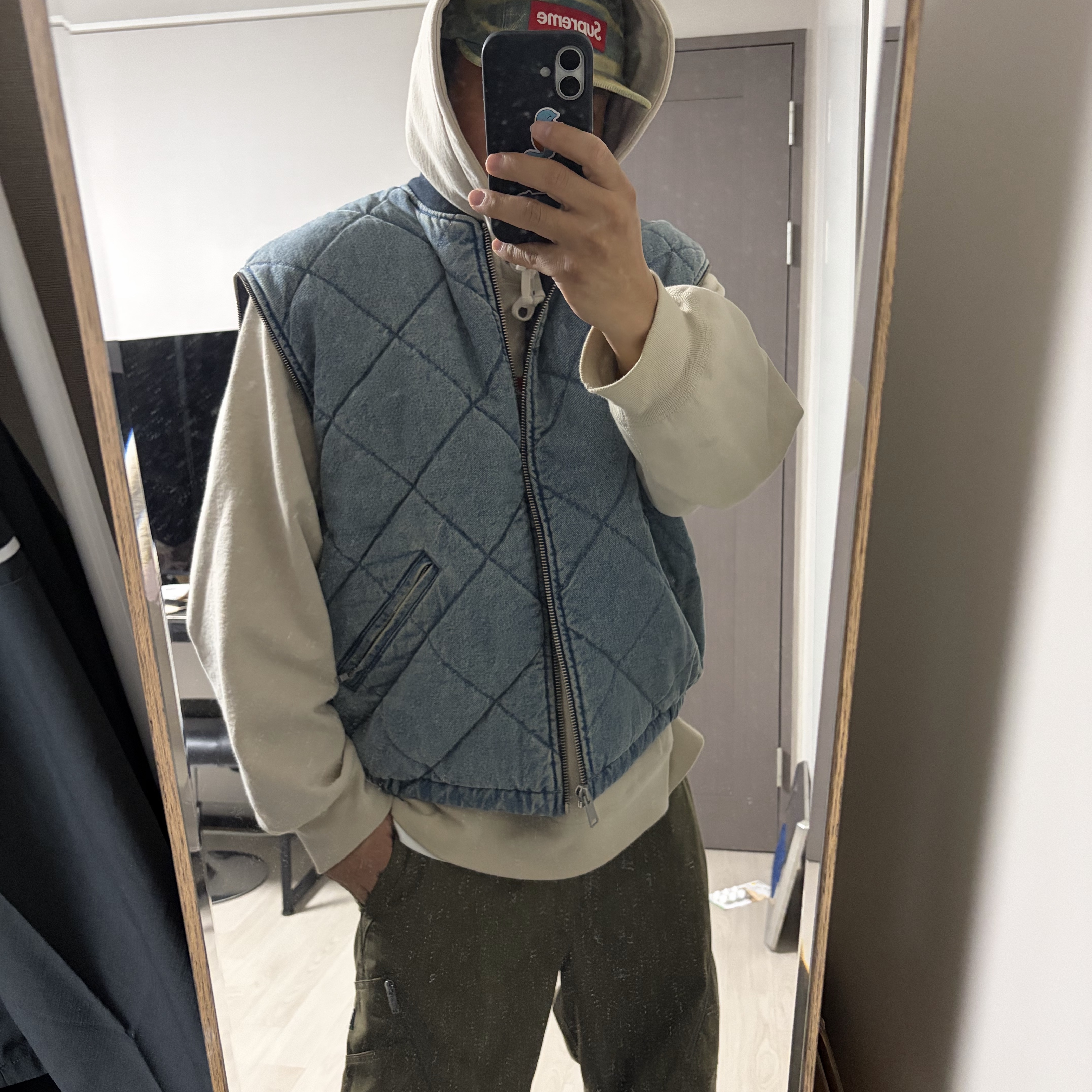 Supreme Zip Off Sleeve Quilted Bomber Jacket Denim - 25FW 착용 스타일 - 4