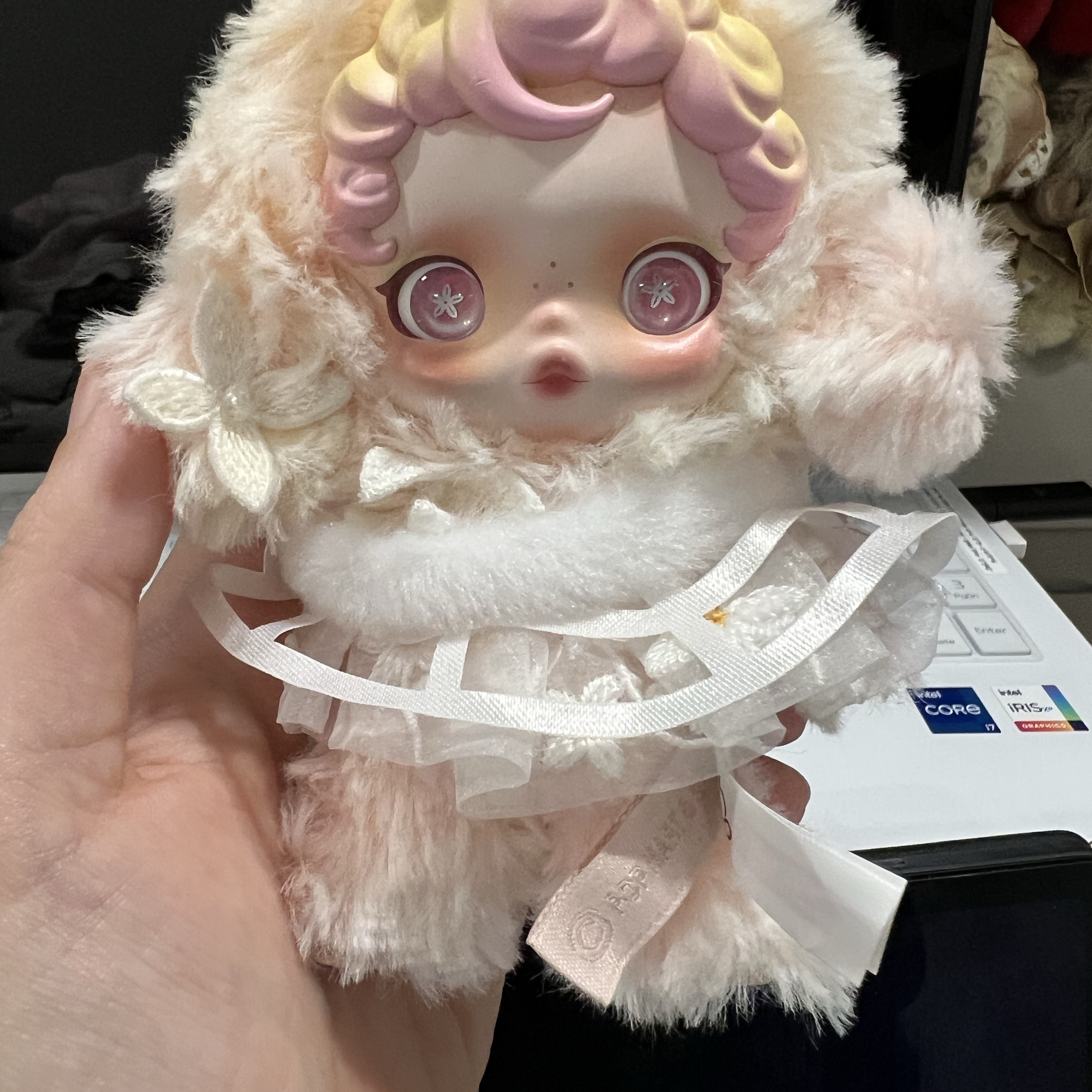 Pop Mart Skullpanda L’Impressionnisme Series Plush Doll In The Garden (Opened Case) 착용 스타일