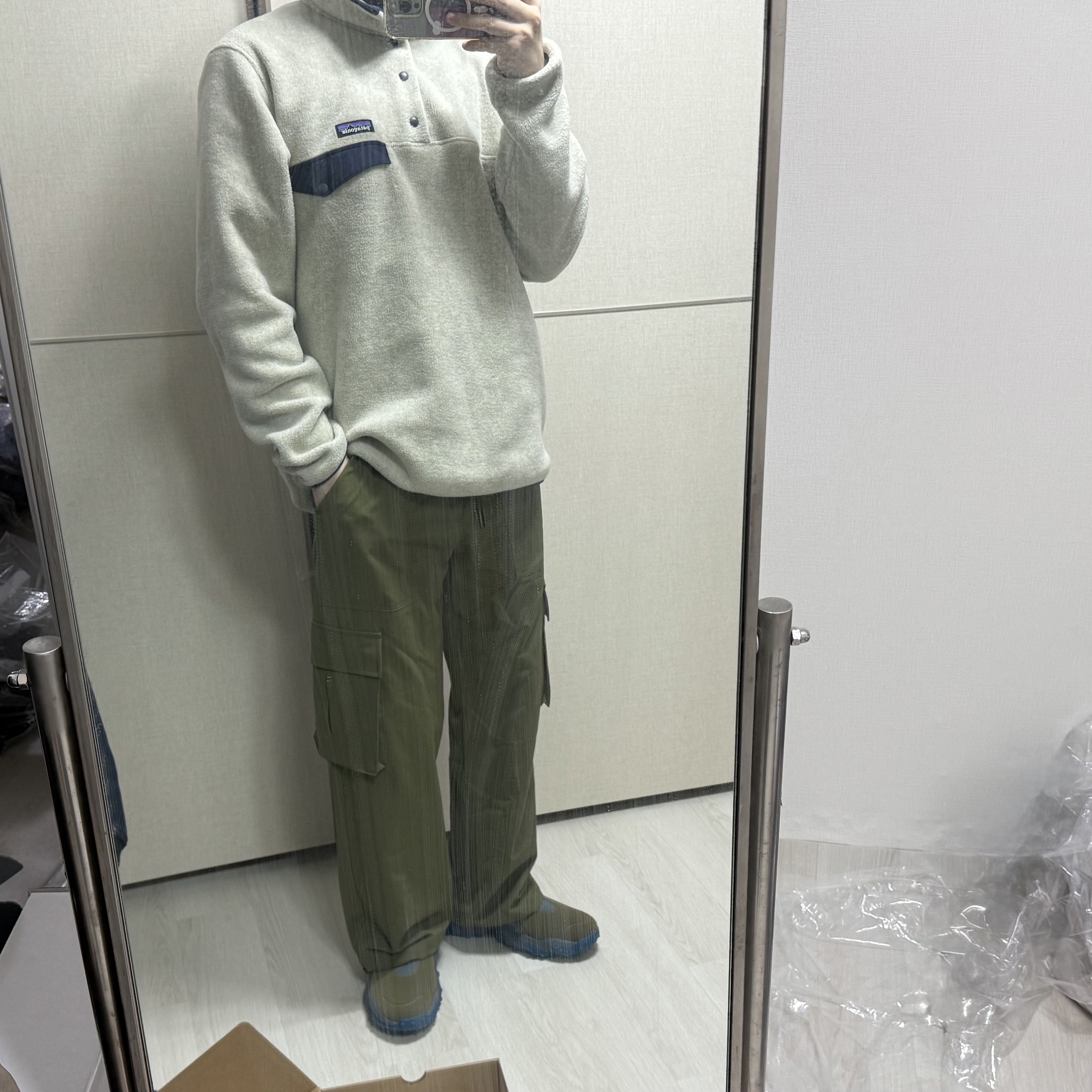 Oakley Edge Icon Army Green Dark Slate, Patagonia Lightweight Synchilla Snap-T Fleece Pullover Oatmeal Heather/Smolder Blue/New Navy 착용 스타일 - 1