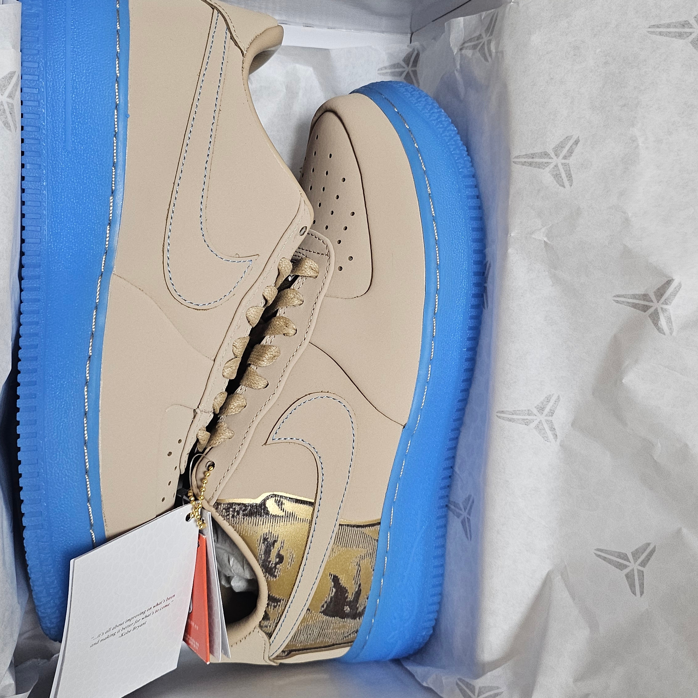 Nike x Kobe Bryant Air Force 1 Low Protro Linen and University Blue 착용 스타일 - 4