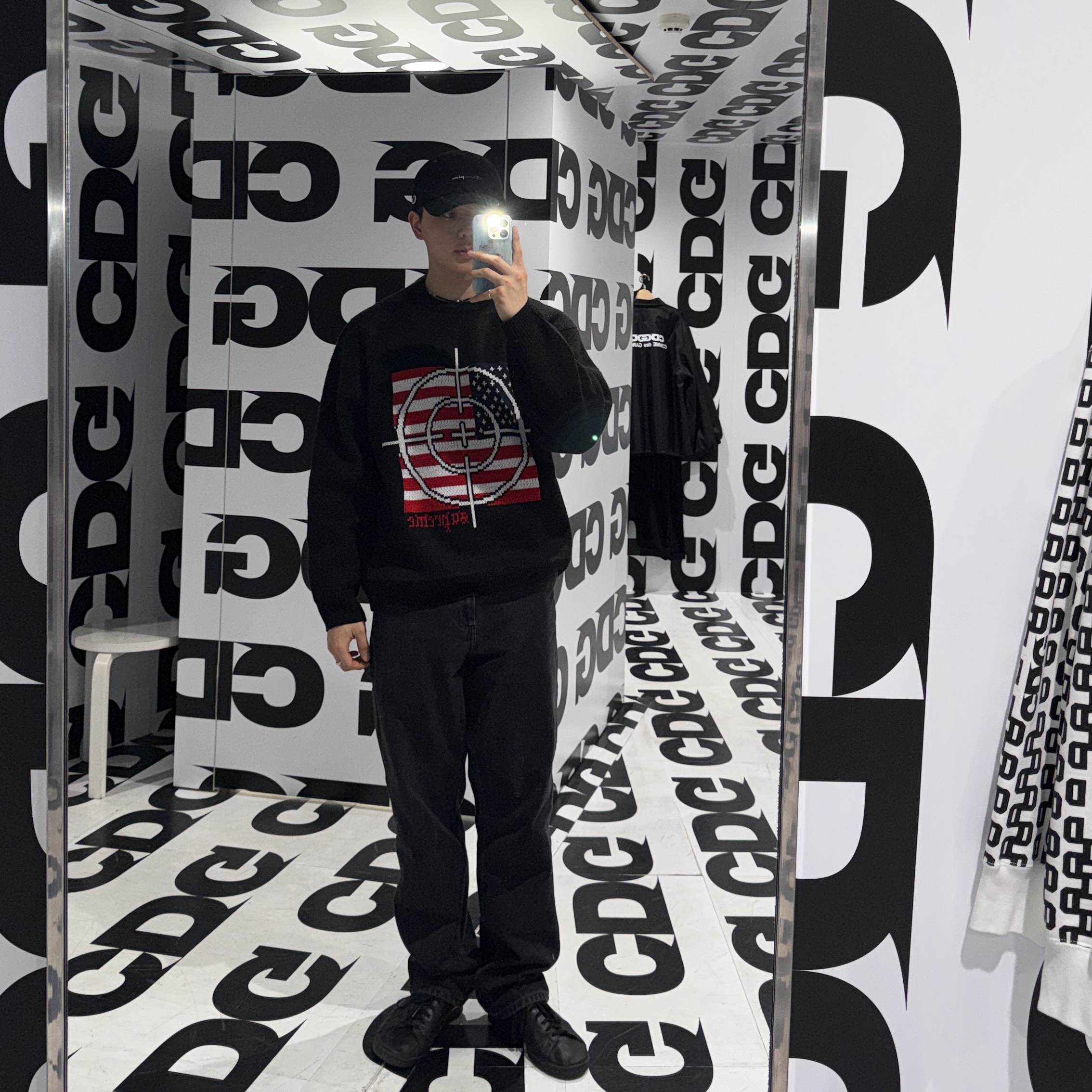 Supreme Target Sweater Black - 25FW 착용 스타일