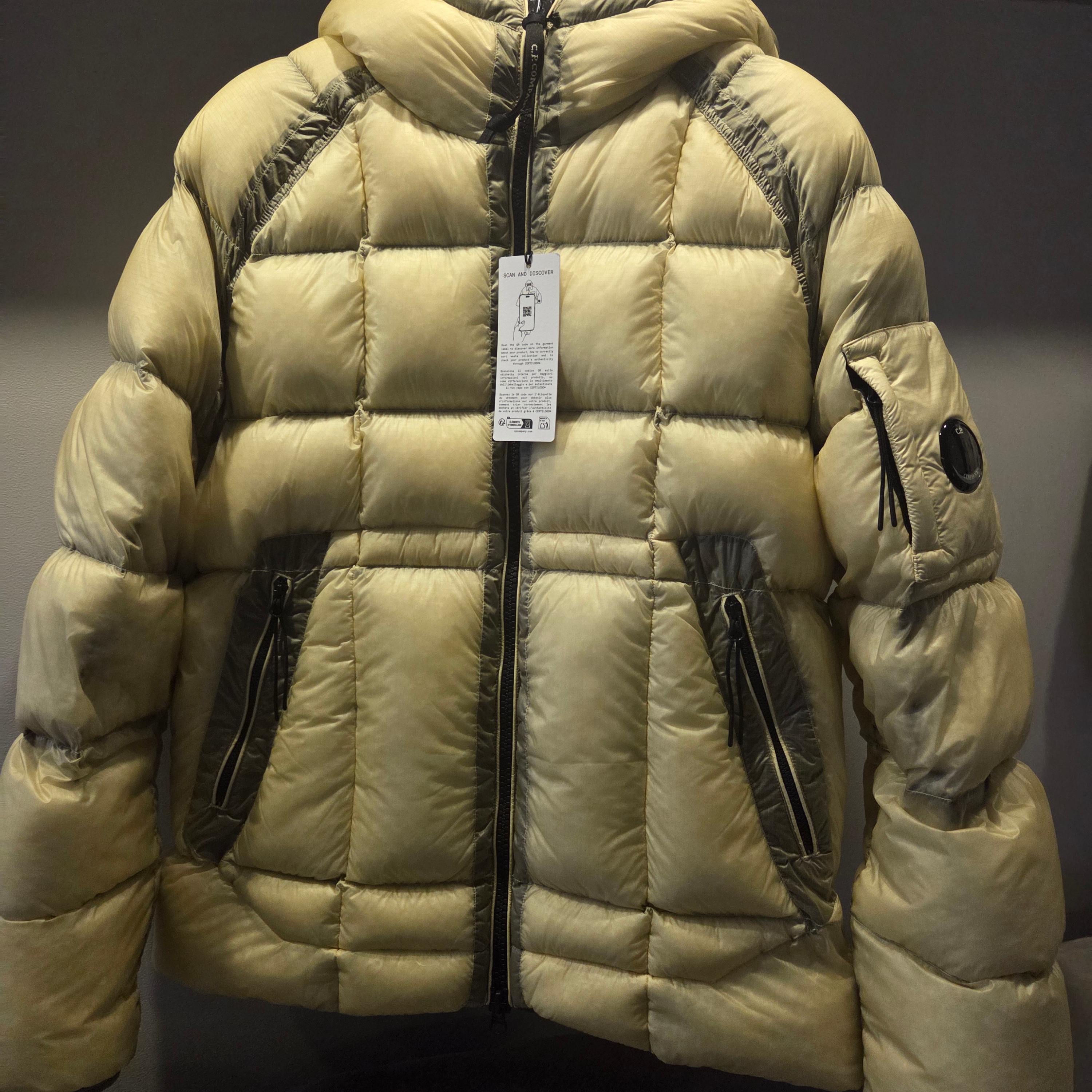 C.P. Company D.D. Shell Hooded Down Jacket Pistachio Shell Beige - 25FW 착용 스타일