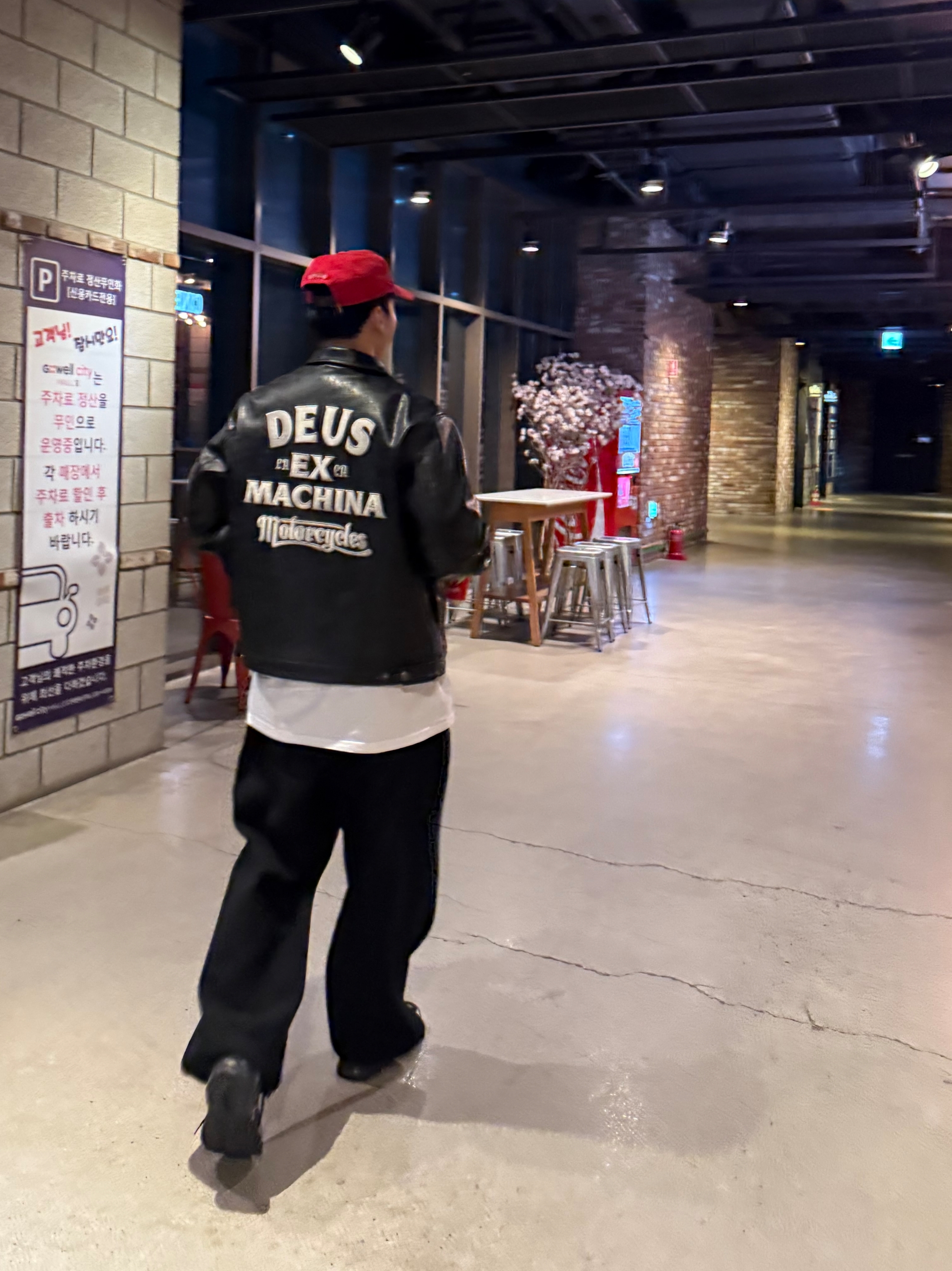 Deus Ex Machina Rider’s Friend Jacket Black, Undermycar Mu.112 Original Logo Curve Line Stitch Bonded Sweat Pants Black 착용 스타일 - 5