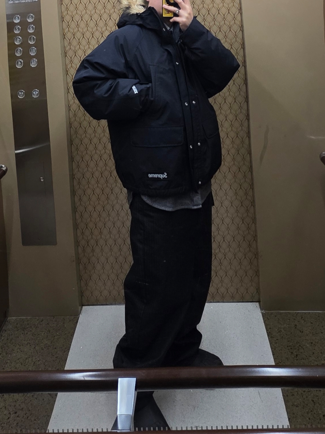 Supreme 2-In-1 Gore-Tex Parka + Reversible 700-Fill Down Liner Jacket Black - 25FW, Supreme Racing Panel Beanie Truetimber Koda Camo - 25FW 착용 스타일 - 2