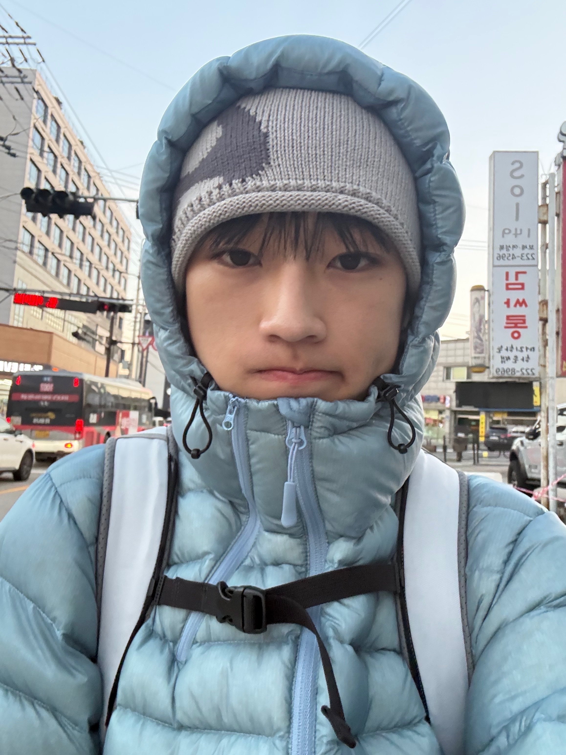 Sansan Gear Suffix Puffer Jacket Sky Blue - 24FW, Arc'teryx Mantis 16 Backpack Solitude Void 착용 스타일 - 2