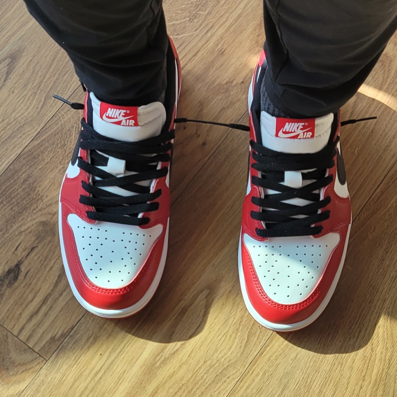 Jordan 1 Retro Low OG Chicago 착용 스타일 - 3