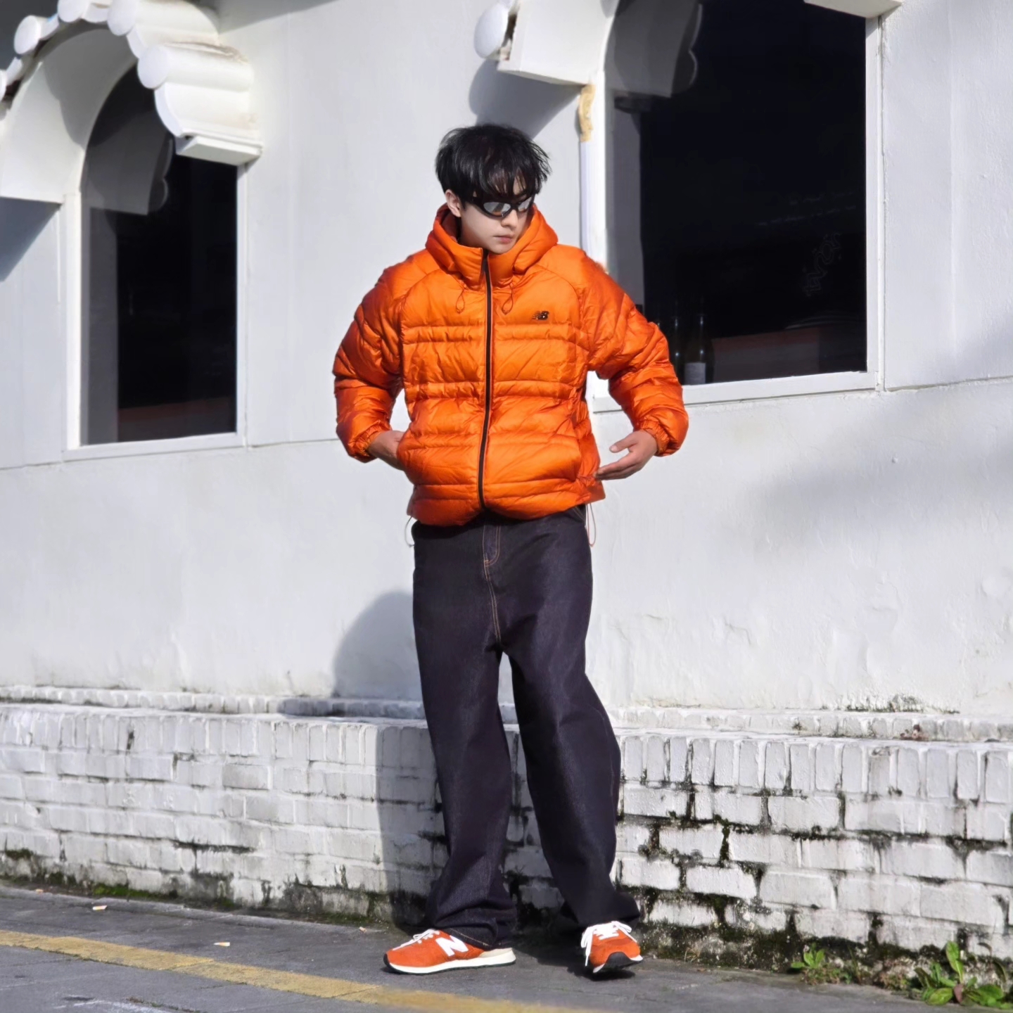 New Balance Flying 77 Superlight Hooded Goose Down Jacket Orange, Suade Contour Pocket Denim Raw Indigo 착용 스타일 - 1