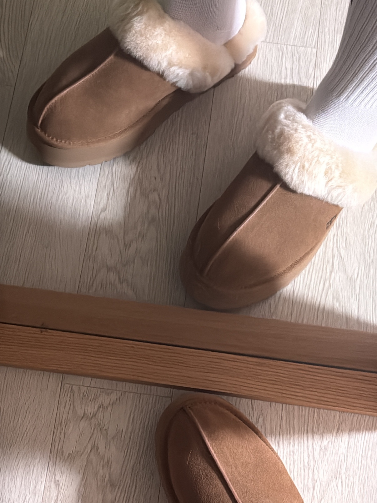 (W) UGG Disquette Slipper Chestnut 착용 스타일