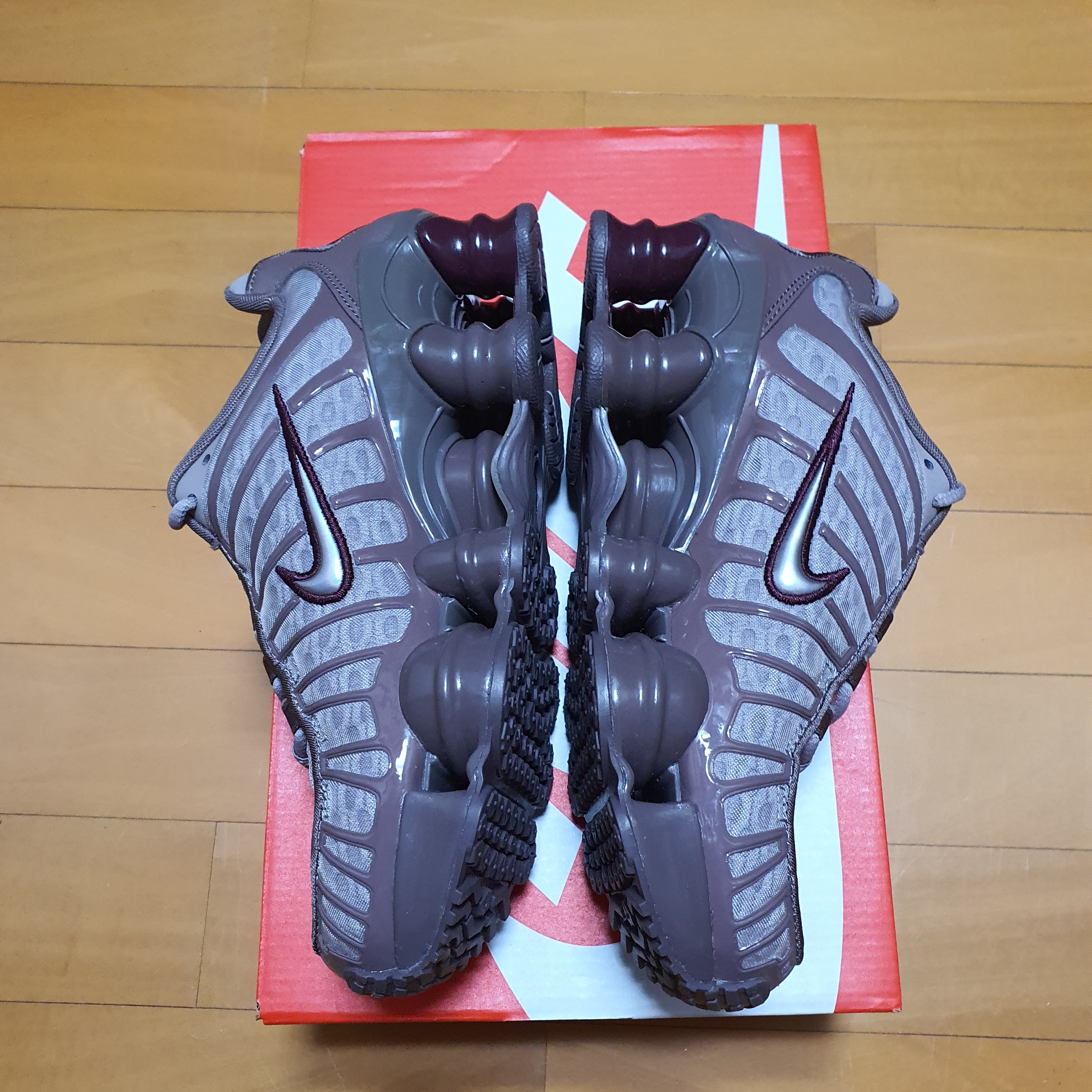 (W) Nike Shox TL Pumice Night Maroon 착용 스타일