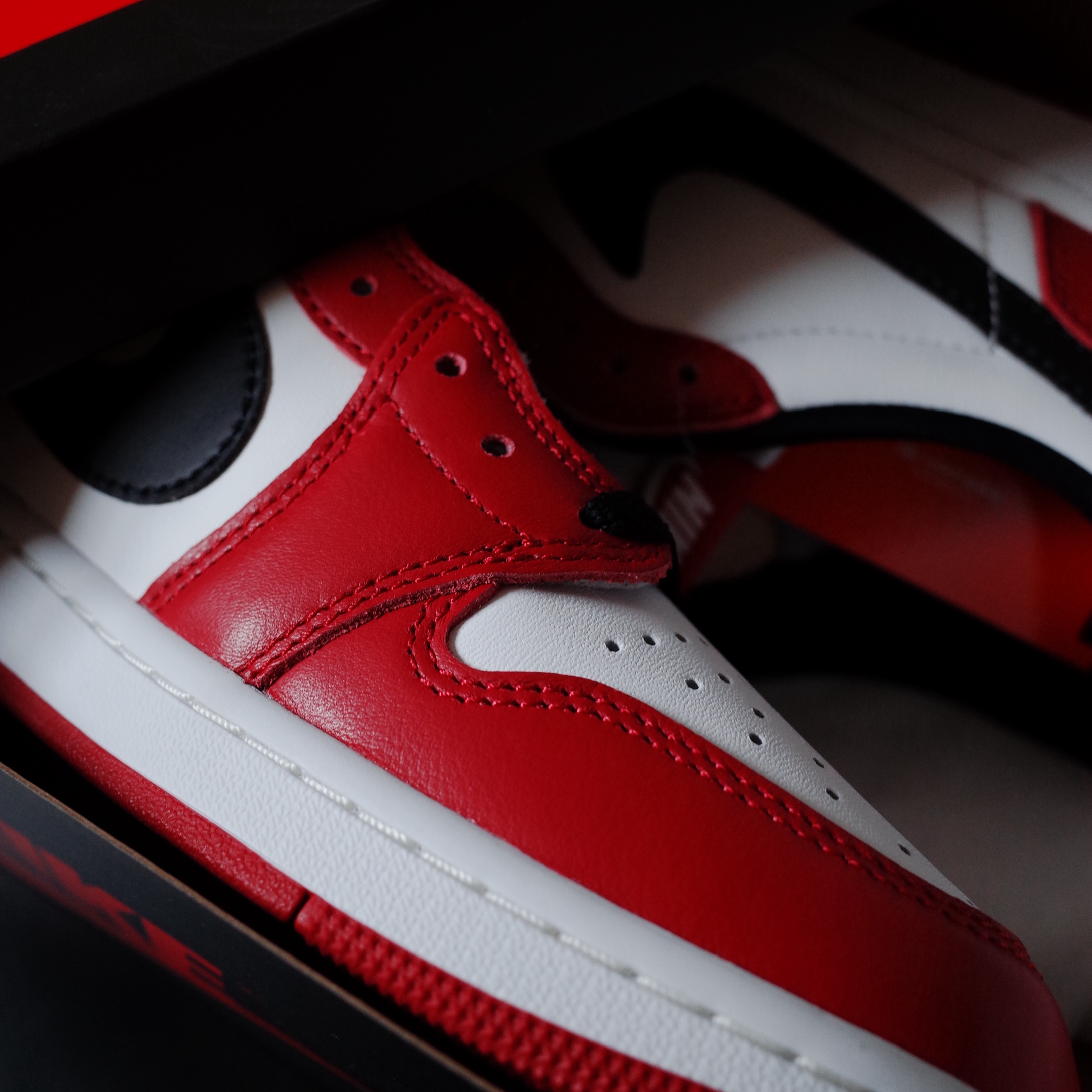 Jordan 1 Retro Low OG Chicago 착용 스타일 - 3