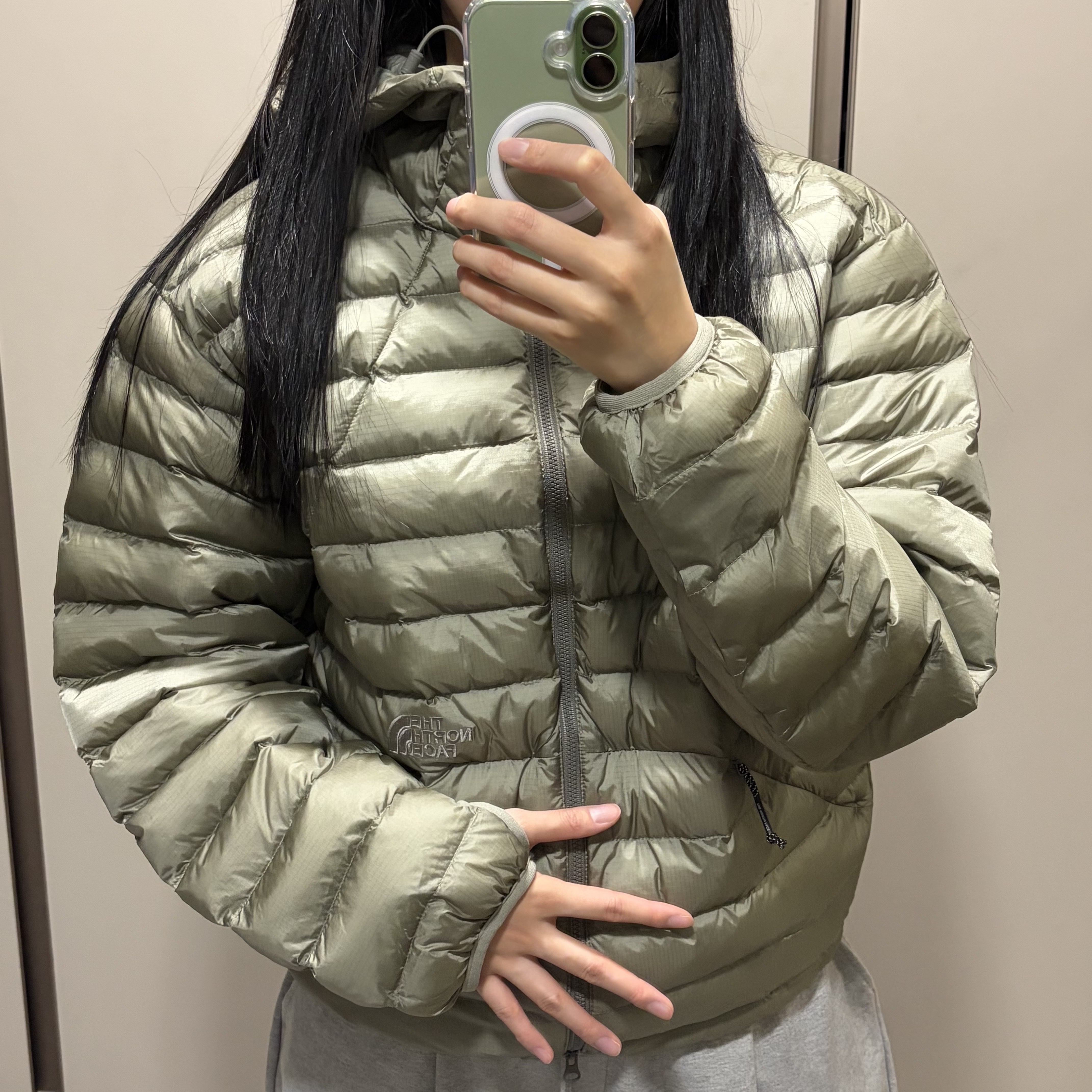 The North Face Ventus On Jacket Light Khaki 착용 스타일 - 1