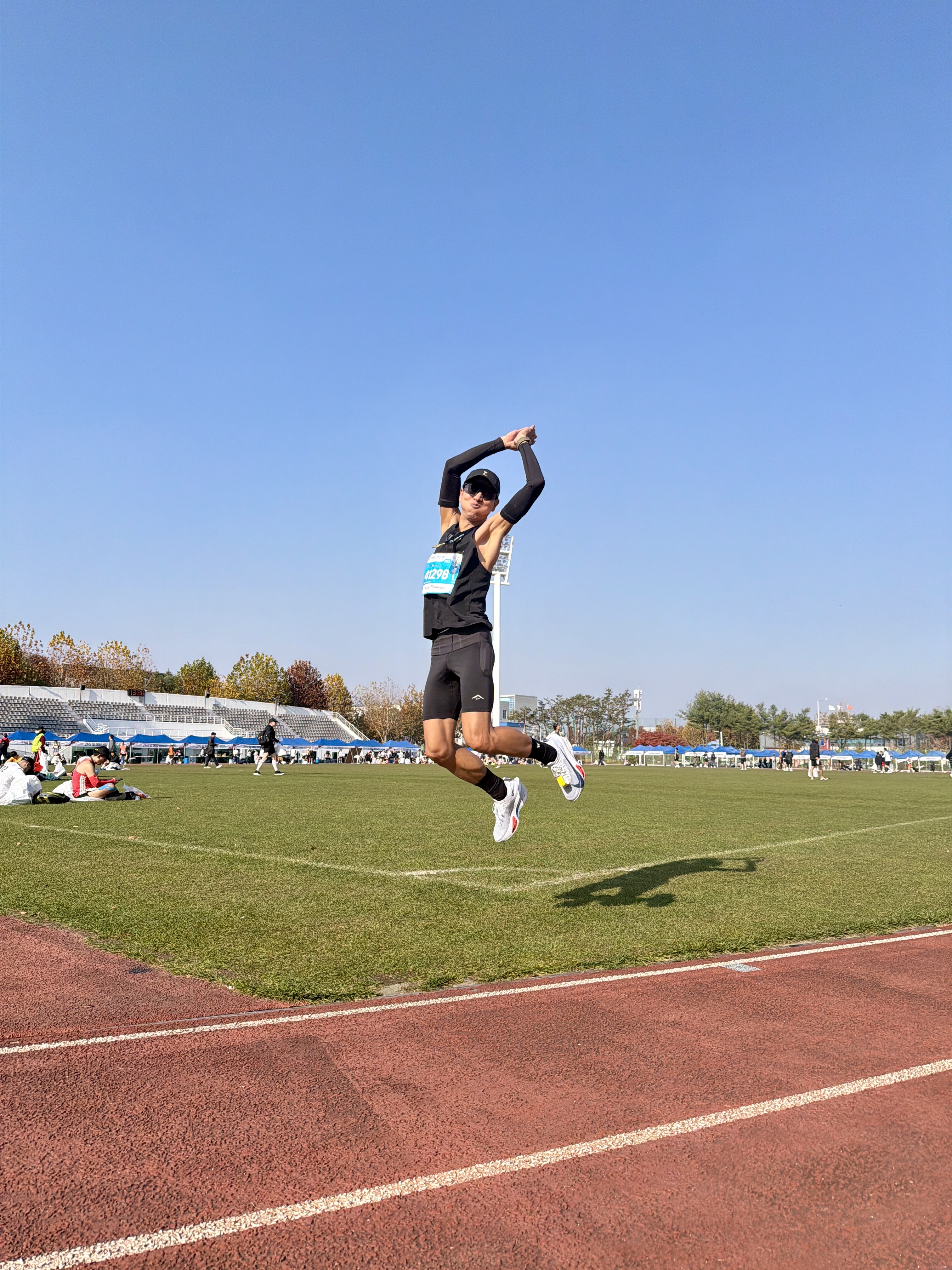 Nike Lava Loops Dri-Fit ADV Running Tights Black Anthracite - Asia, 100% Hypercraft SQ Matte Black Smoke Lens 착용 스타일 - 2