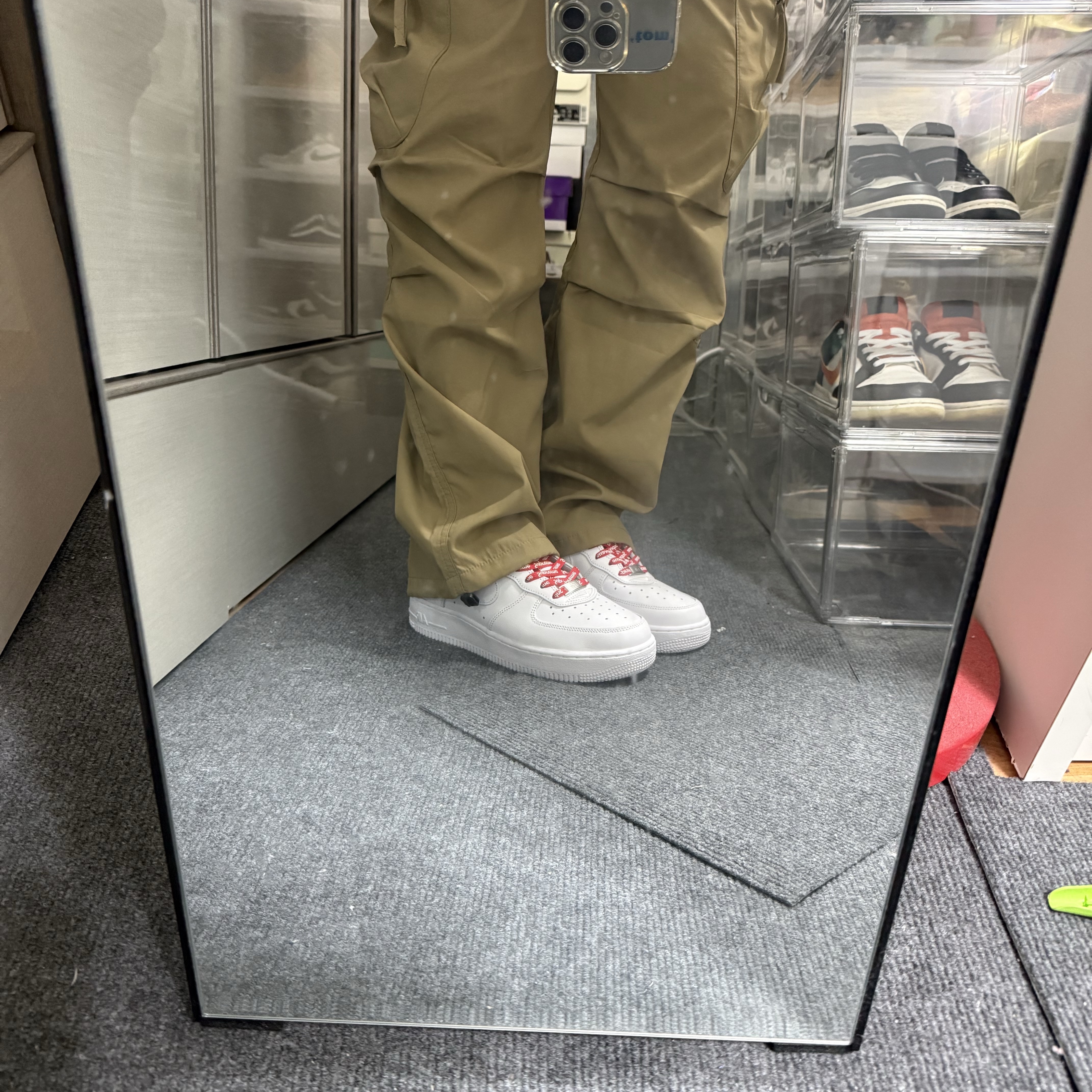 Nike x Supreme Air Force 1 Low White 착용 스타일 - 8
