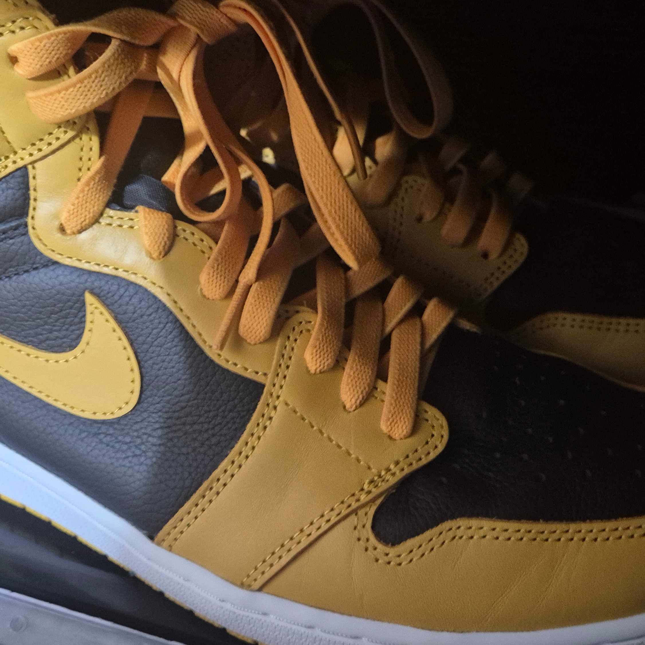Jordan 1 Retro High OG Pollen 착용 스타일
