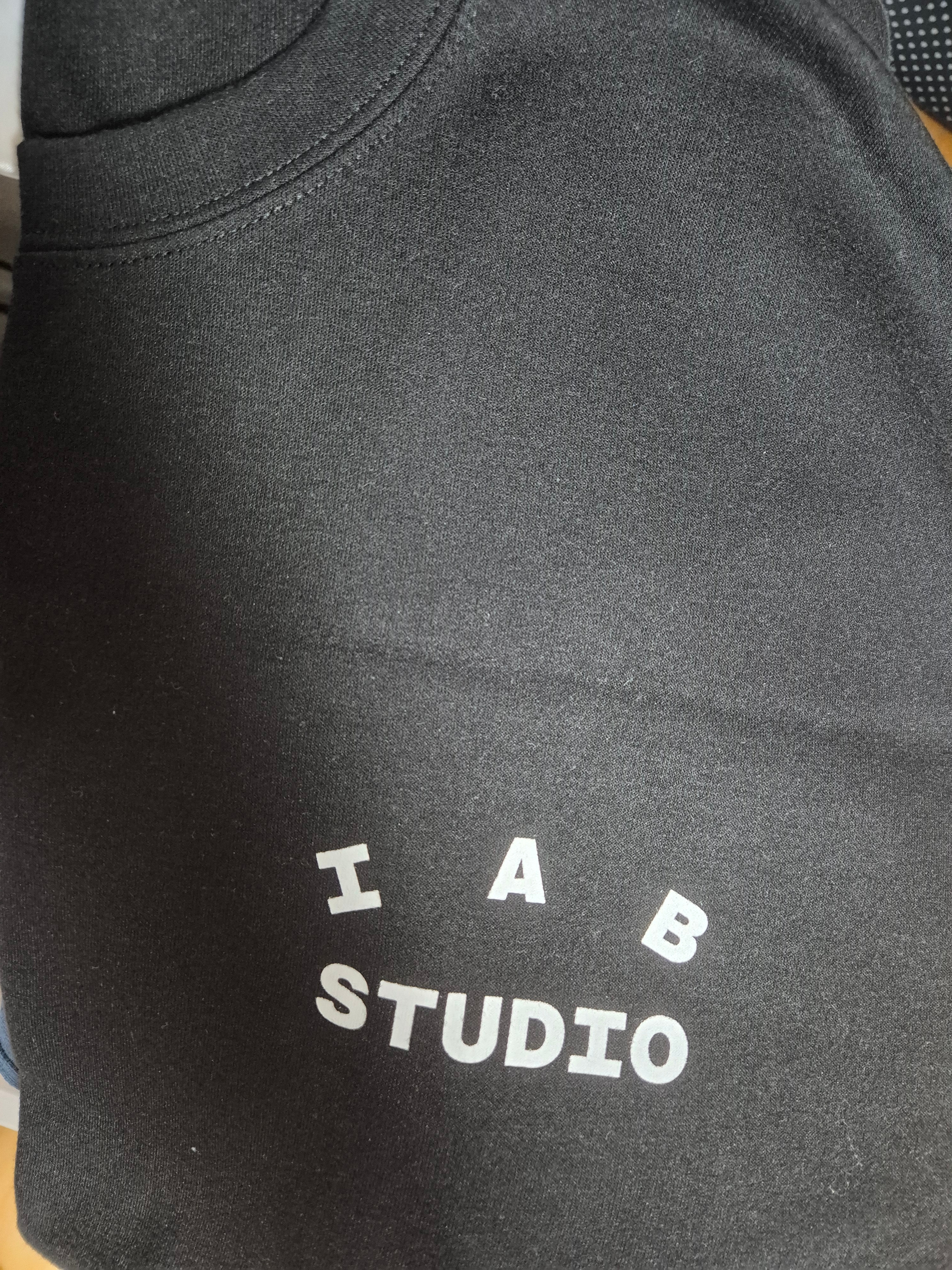IAB Studio Basic T-Shirt Black White 착용 스타일