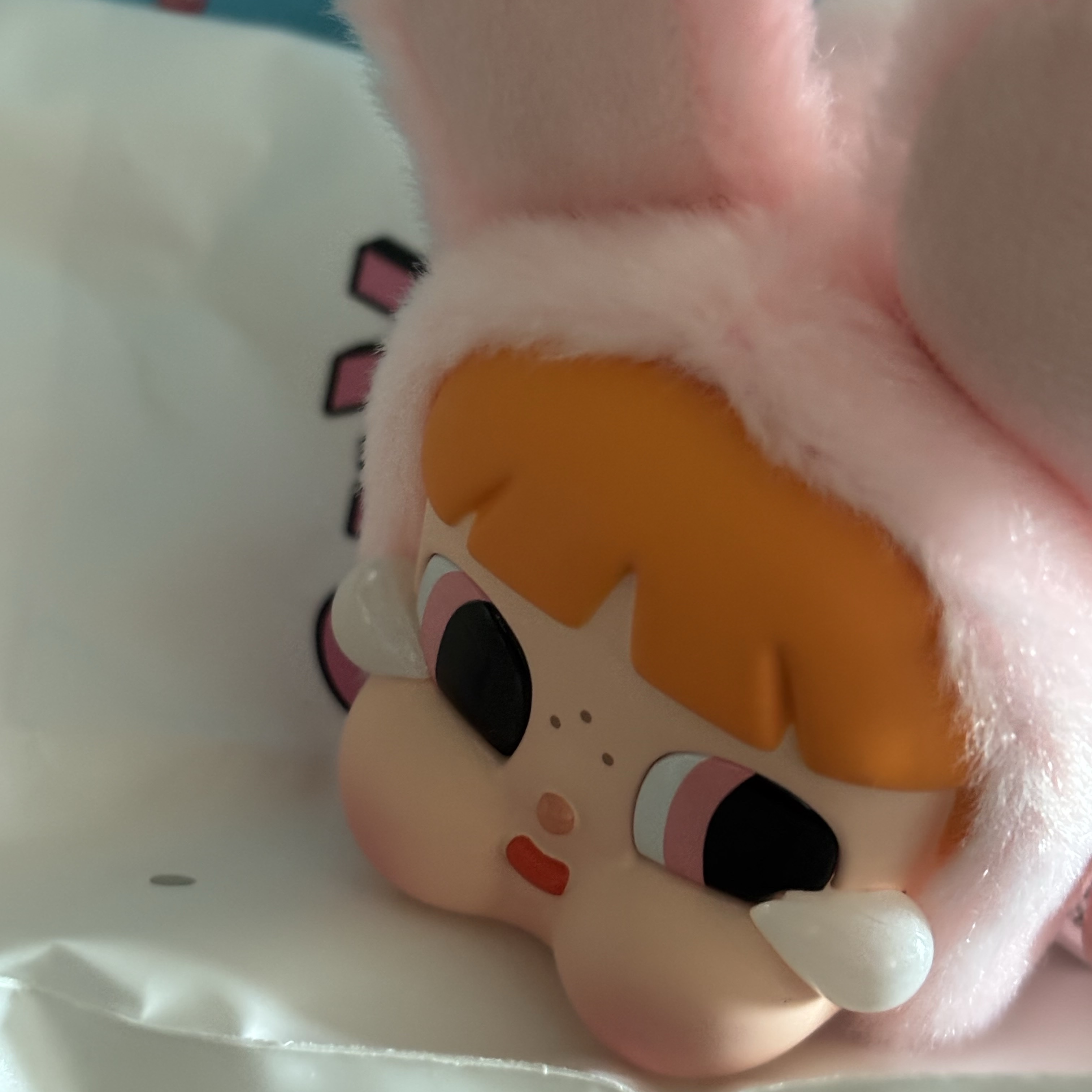 Pop Mart Crybaby x Powerpuff Girls Series Keyring Sealed Case (1 Blind Box) 착용 스타일