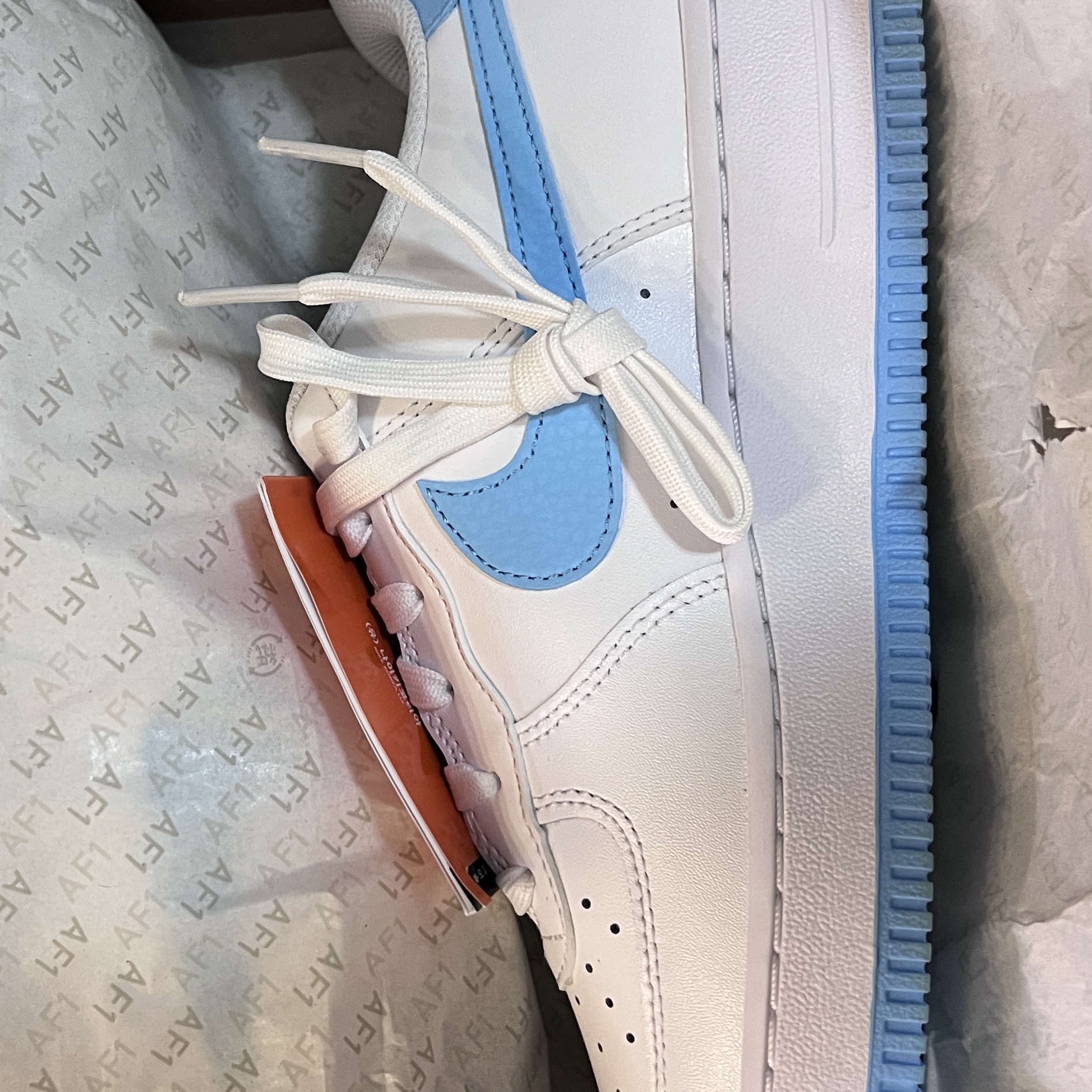 (GS) Nike Air Force 1 White Aquarius Blue 착용 스타일