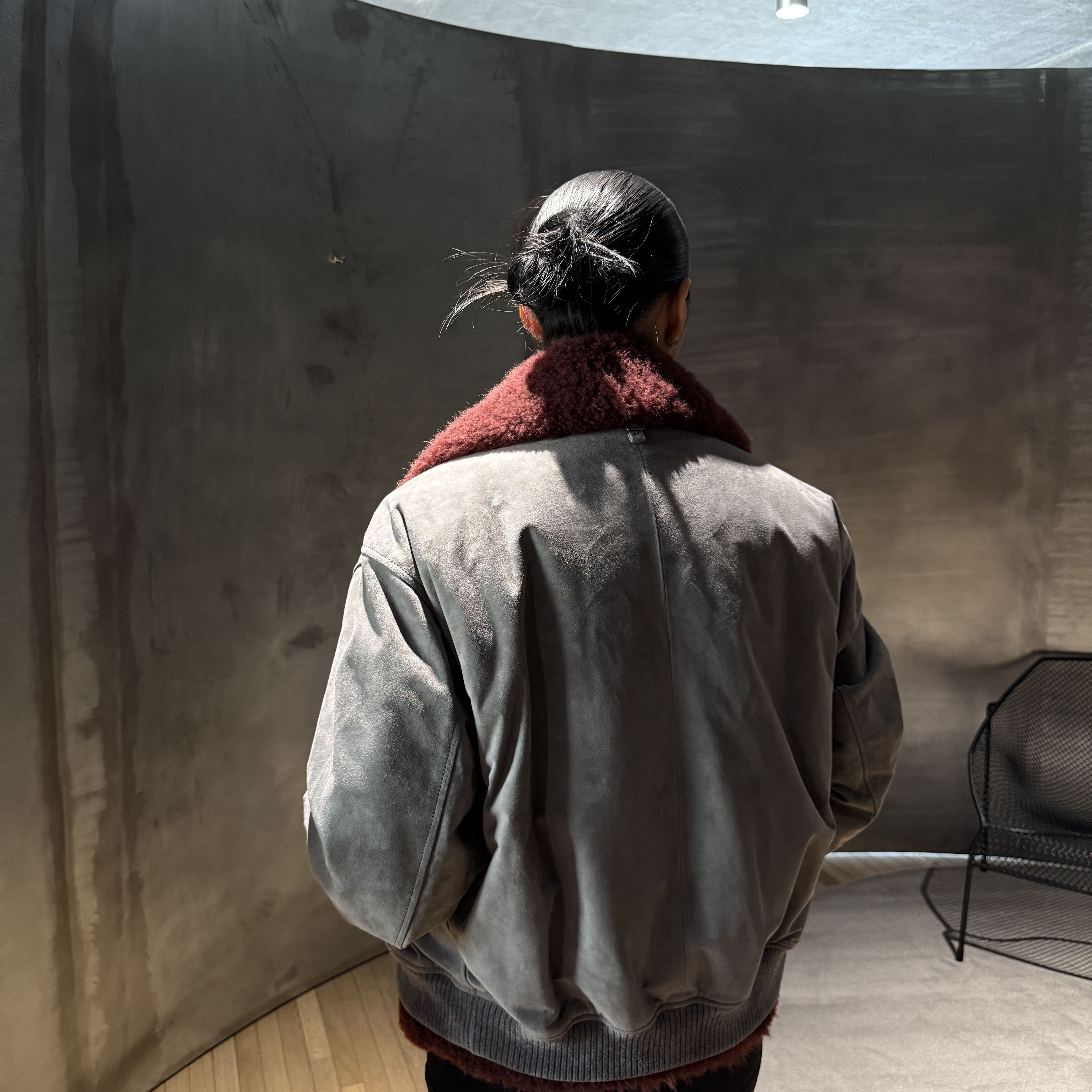 Wooyoungmi Fur Collar Suede Jacket Grey - 25FW, Enfants Riches Deprimes Thrashed Flare Jeans Black 착용 스타일 - 2