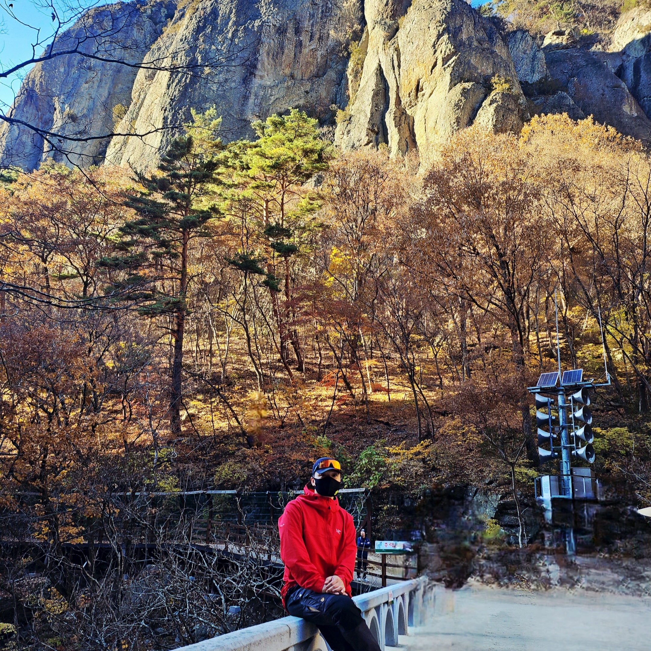 Fjallraven Keb Trousers Dark Olive Dark Grey, Arc'teryx Gamma MX Hoody Dynasty 착용 스타일