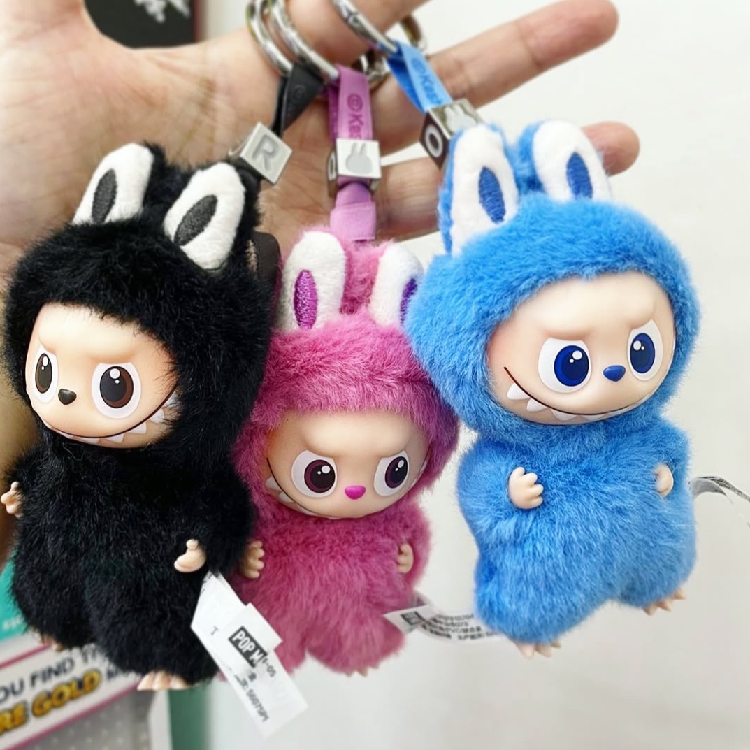 Pop Mart Labubu The Monsters Pin For Love Series Vinyl Plush Pendant (N-Z) O (Opened Case), Pop Mart Labubu The Monsters Pin For Love Series Vinyl Plush Pendant (N-Z) R (Opened Case) 착용 스타일
