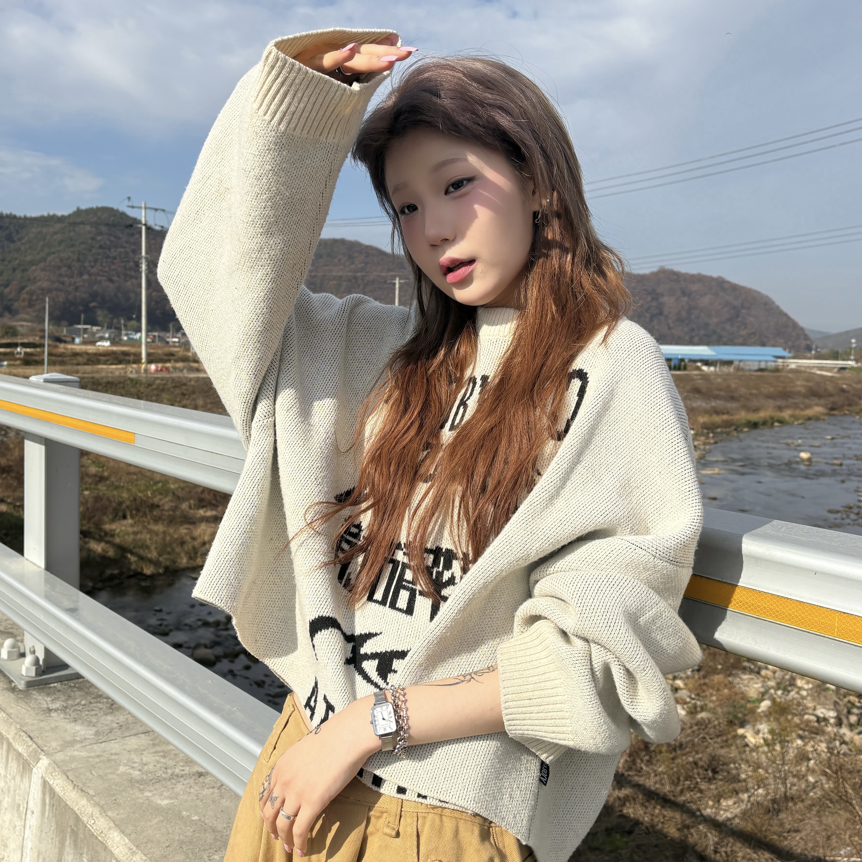 Scudo Garden Butter Roll Bracelet, AJOBYAJO PBA Total Logo Cropped Sweater IVORY 착용 스타일 - 3