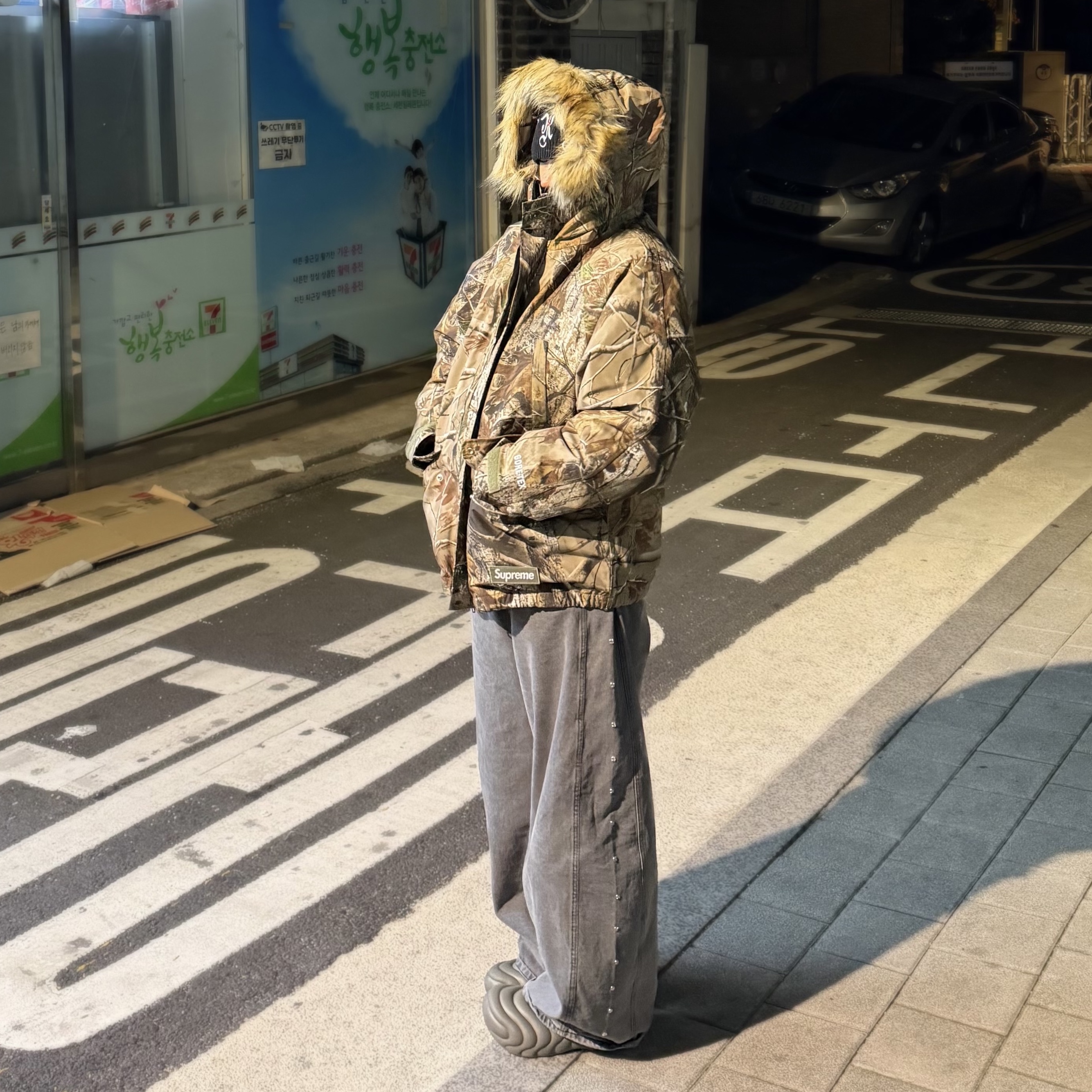 Supreme 2-In-1 Gore-Tex Parka + Reversible 700-Fill Down Liner Jacket Realtree Ap Camo - 25FW 착용 스타일
