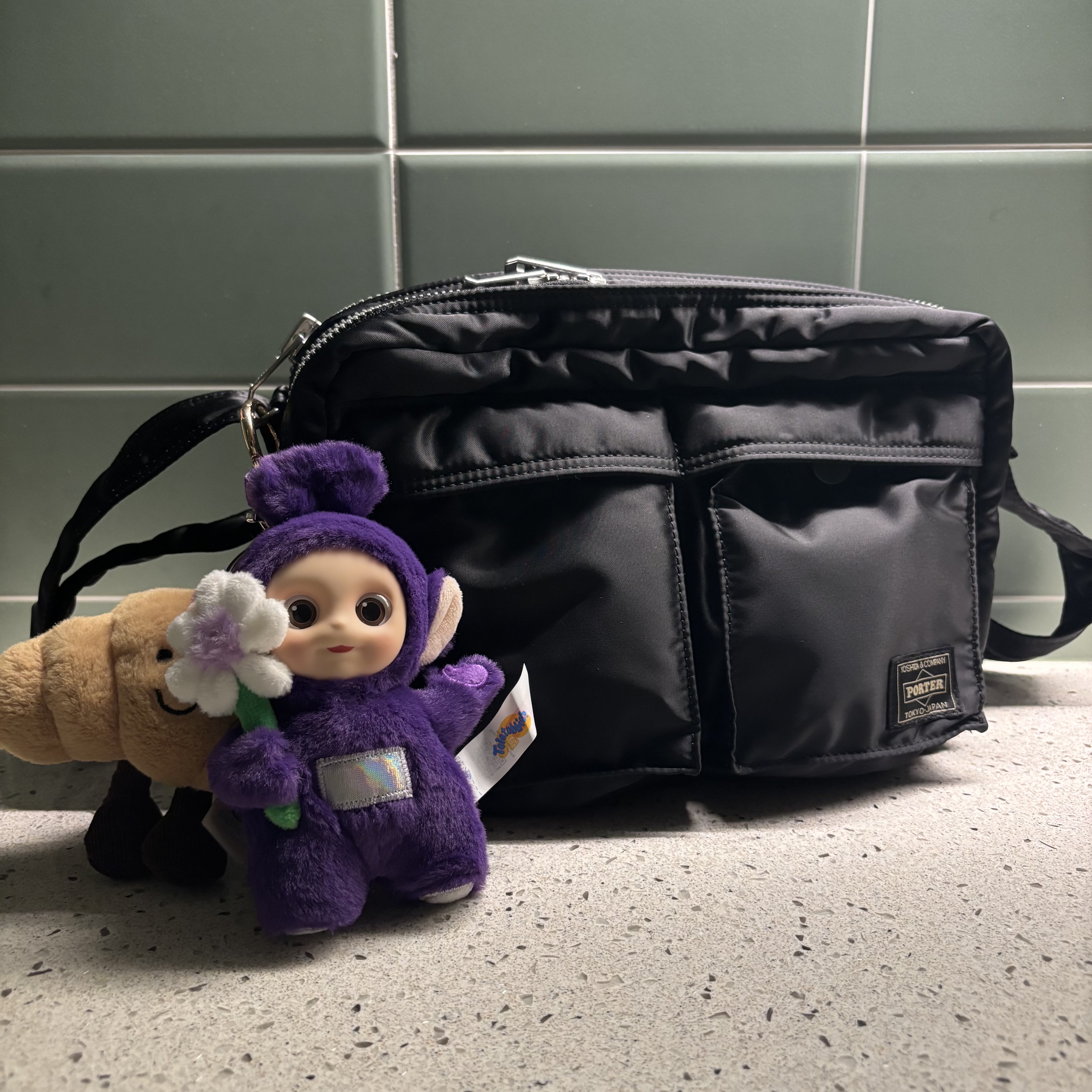 Porter All New Tanker Sling Bag Zip Black, Pop Mart Teletubbies Say Hello Series Figures Sealed Case Tinky Winky's Chill Flower (Opened Case) 착용 스타일