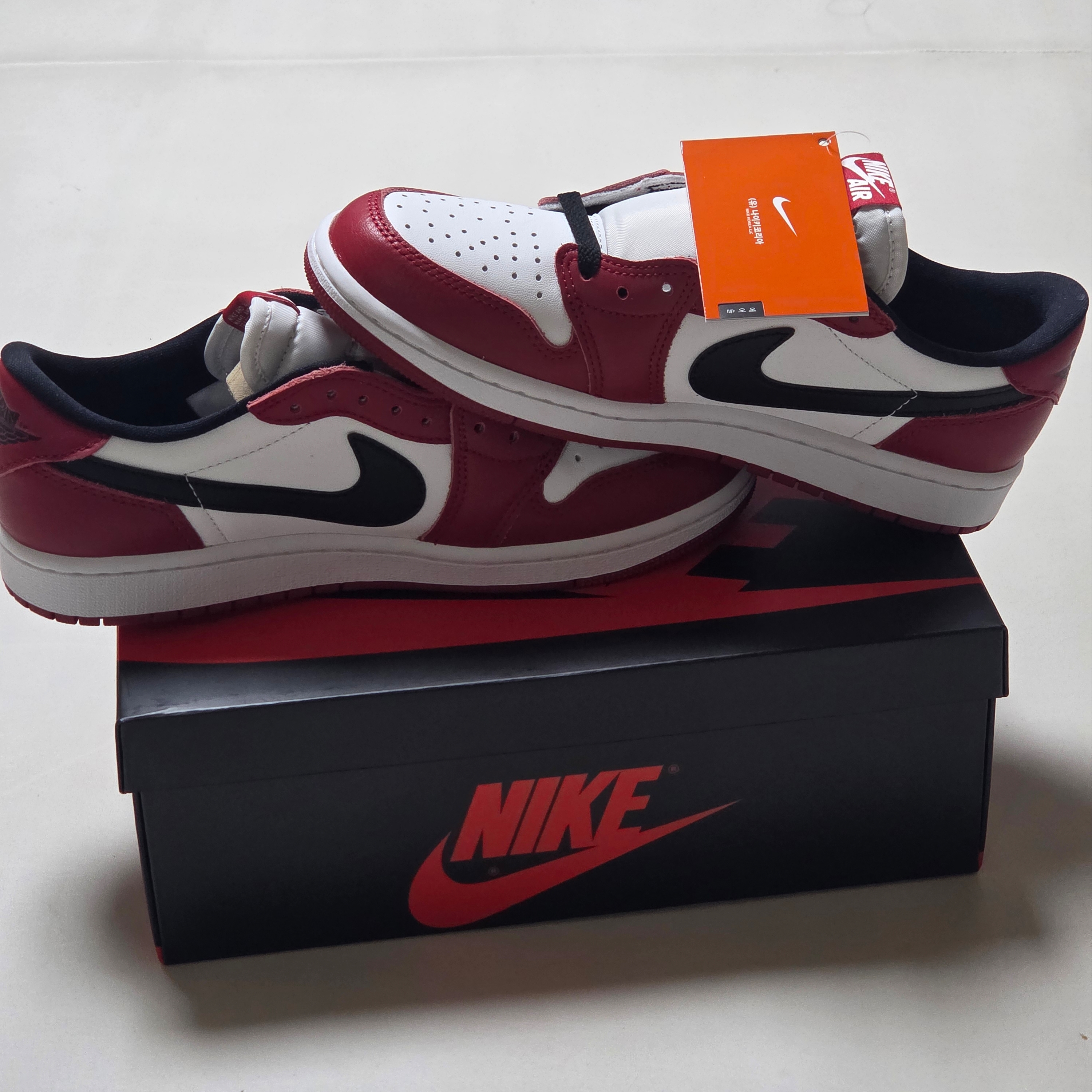 Jordan 1 Retro Low OG Chicago 착용 스타일 - 1