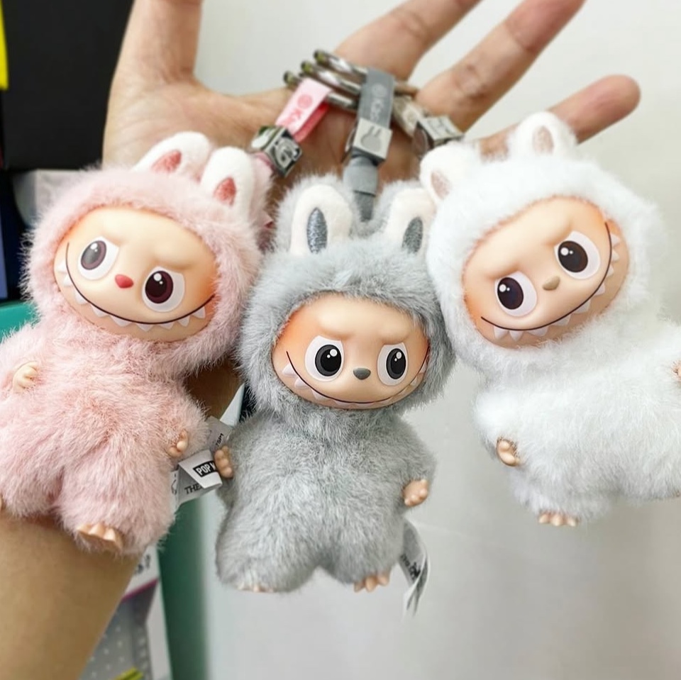 Pop Mart Labubu The Monsters Pin For Love Series Vinyl Plush Pendant (A-M) C (Opened Case), Pop Mart Labubu The Monsters Pin For Love Series Vinyl Plush Pendant (A-M) H (Opened Case) 착용 스타일
