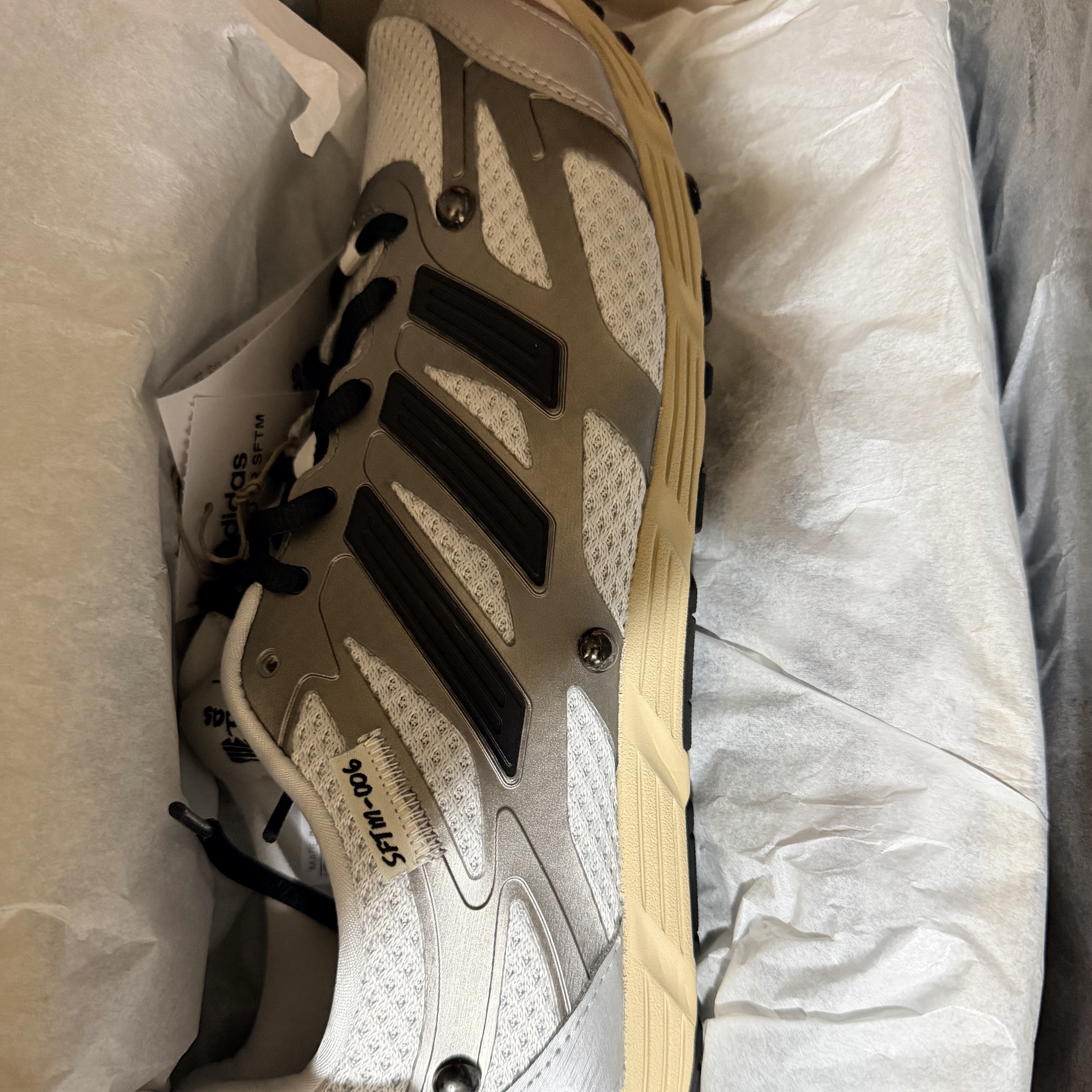 Adidas x Song for the Mute Adizero PR Grey One Core Black 착용 스타일