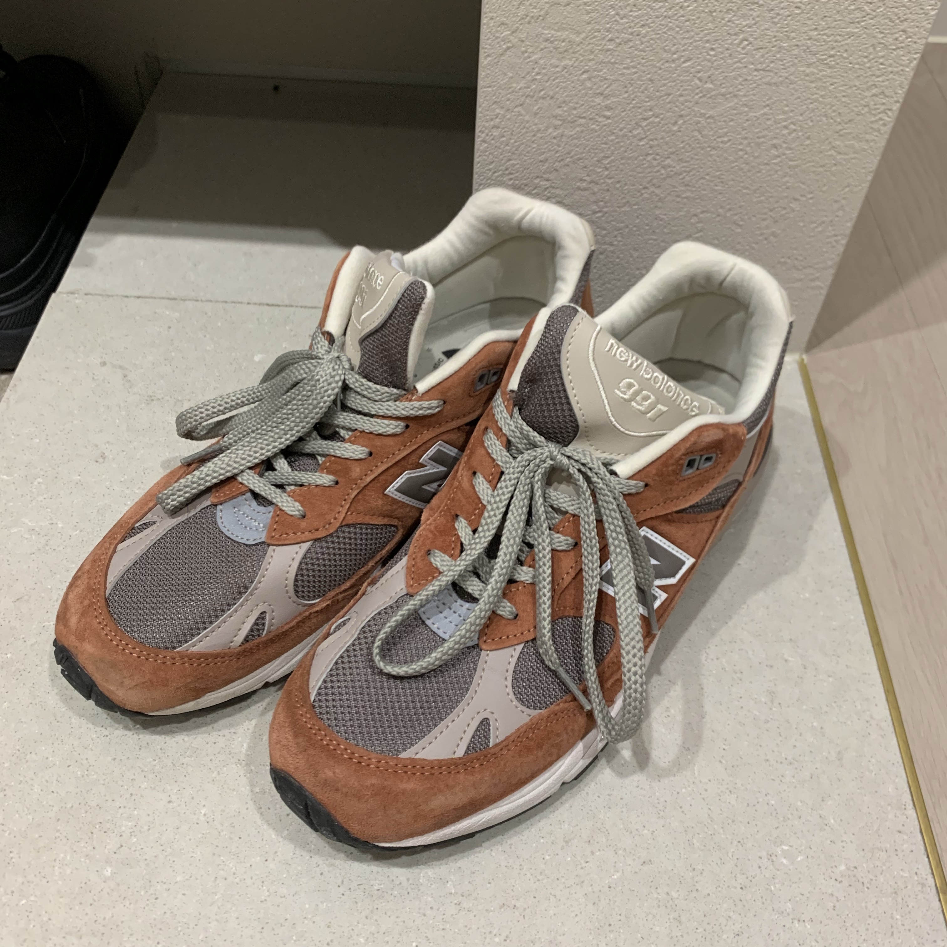 New Balance 991 Made in UK Sequoia Falcon 착용 스타일