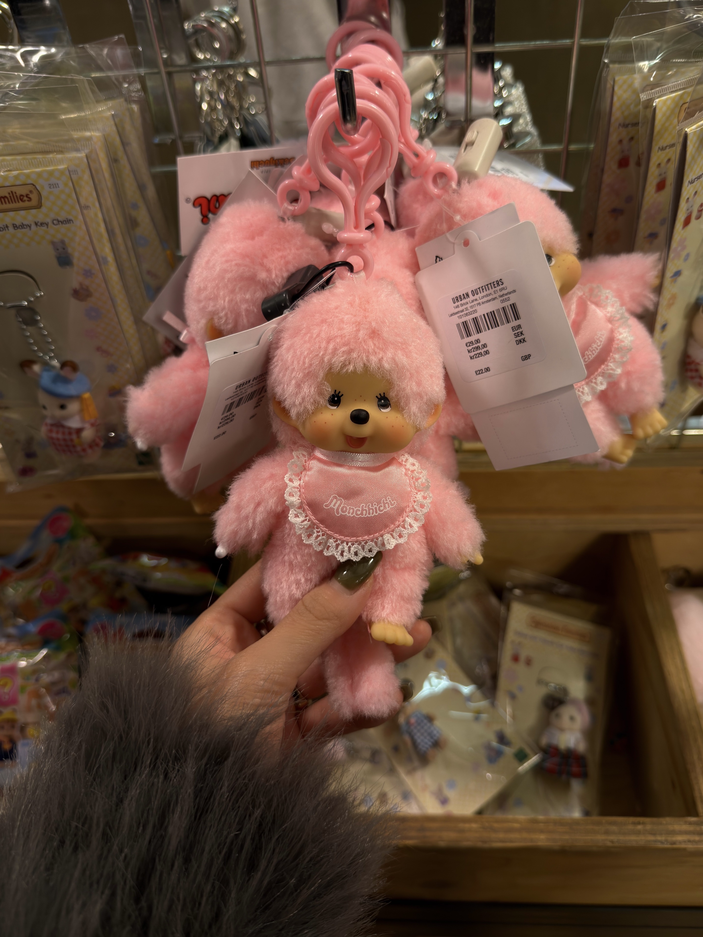 Monchhichi Bebichhichi Bighead SS Girl Key Chain Pink, Monchhichi Bebichhichi Plush Doll Key Chain Brown 착용 스타일 - 1