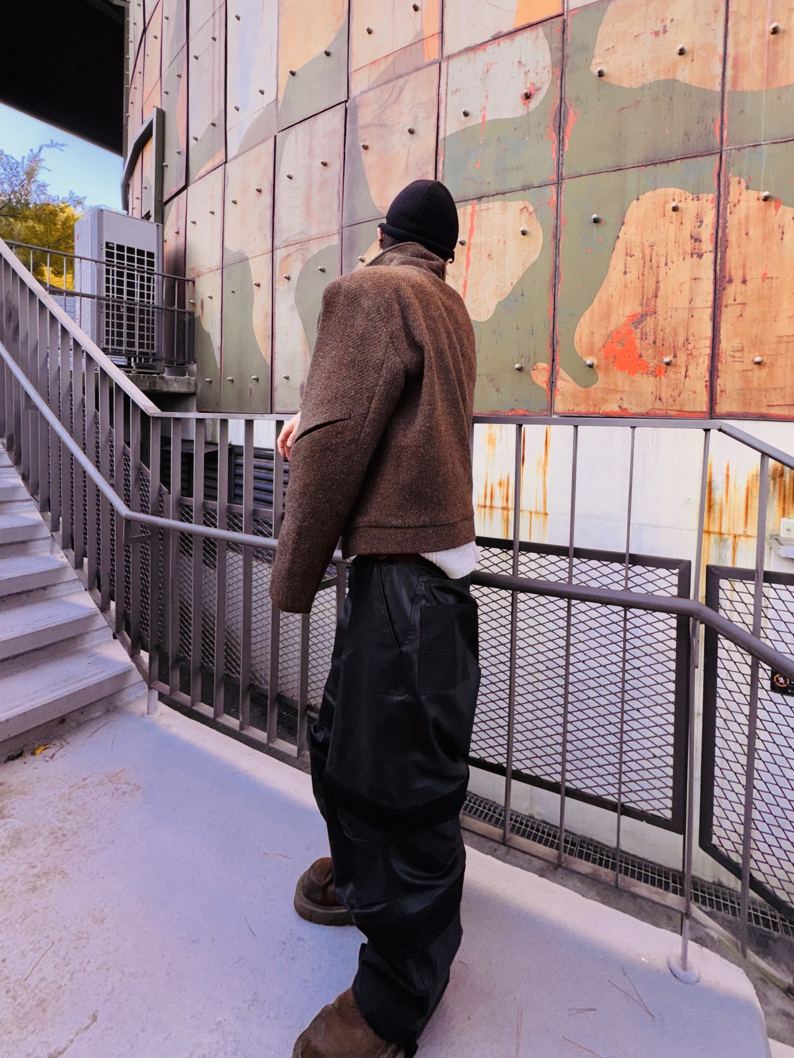 Farfromwhat Far Wool Arm Cutline Jacket, farfromwhat far layered work pants_black 착용 스타일 - 1