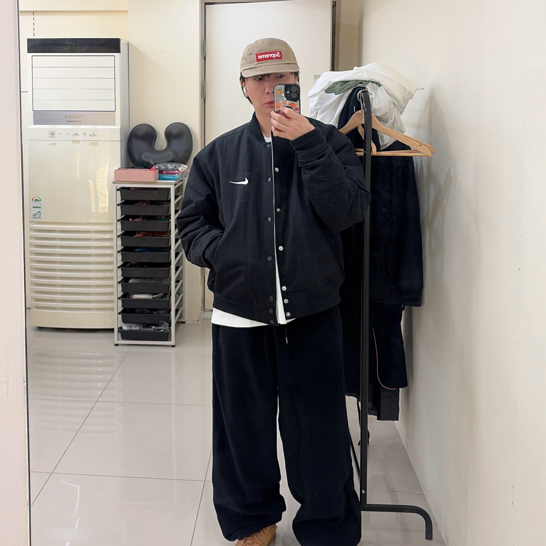 Supreme Washed Chino Twill Camp Cap Tan - 25FW, Nike x Stussy Reversible Jacket Black (FJ9153-010) 착용 스타일