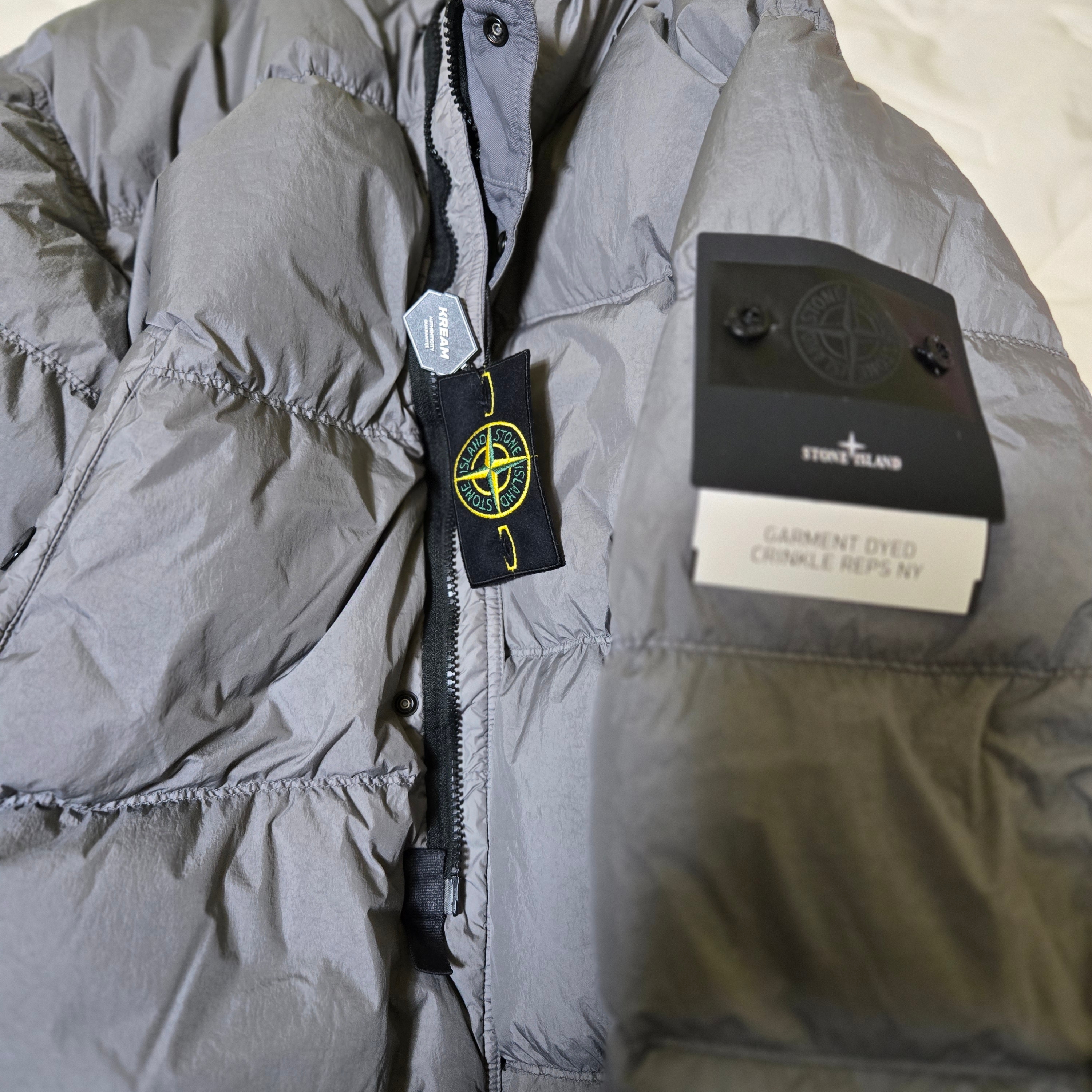 Stone Island 4100010 Crinkle Reps NY Recycled Nylon Down Jacket with Wind Resistant Cement - 25FW 착용 스타일