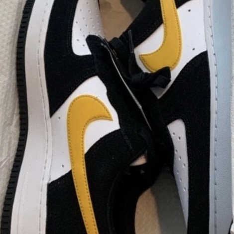 Nike Air Force 1 '07 LV8 Athletic Club Black Dark Sulfur 착용 스타일