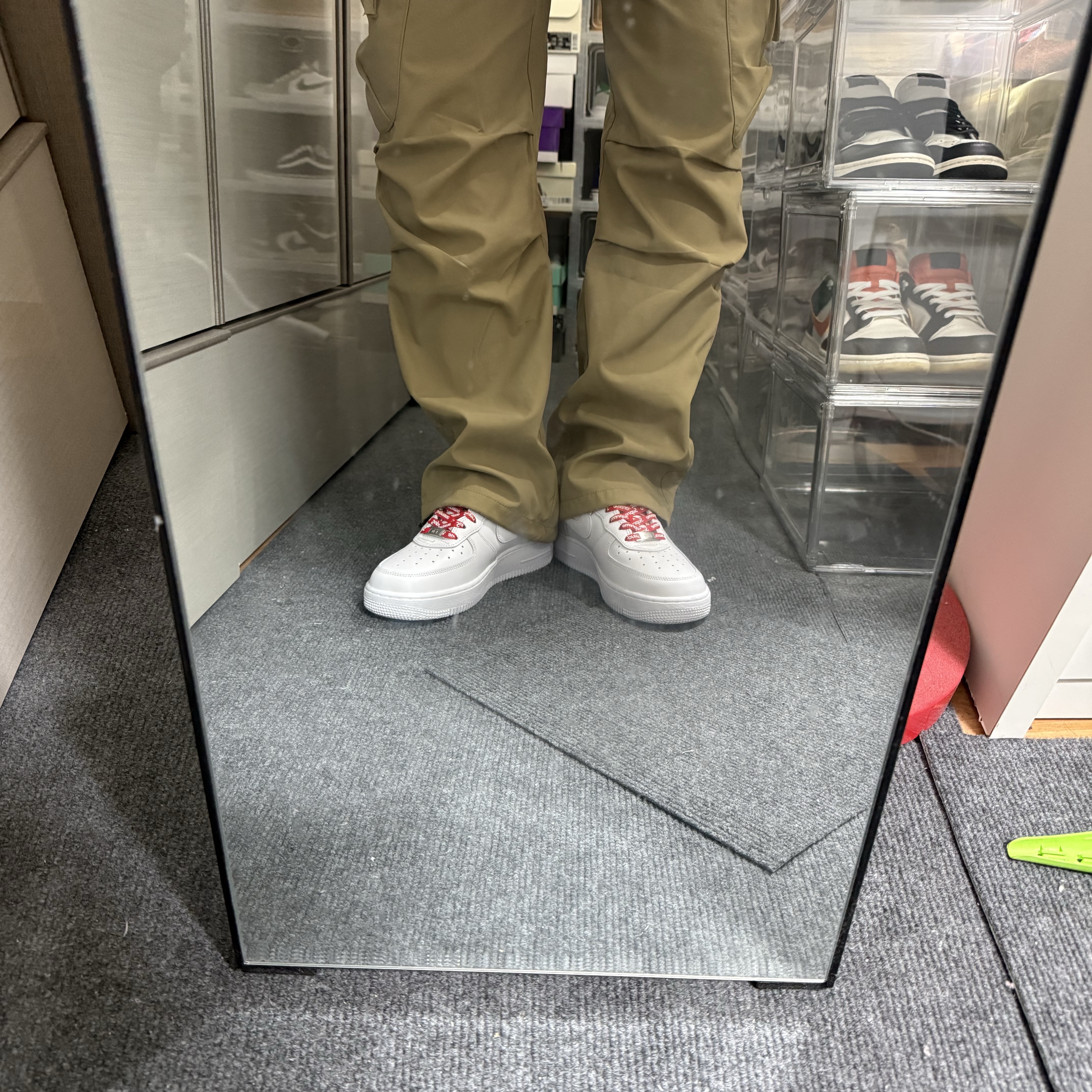 Nike x Supreme Air Force 1 Low White 착용 스타일 - 9