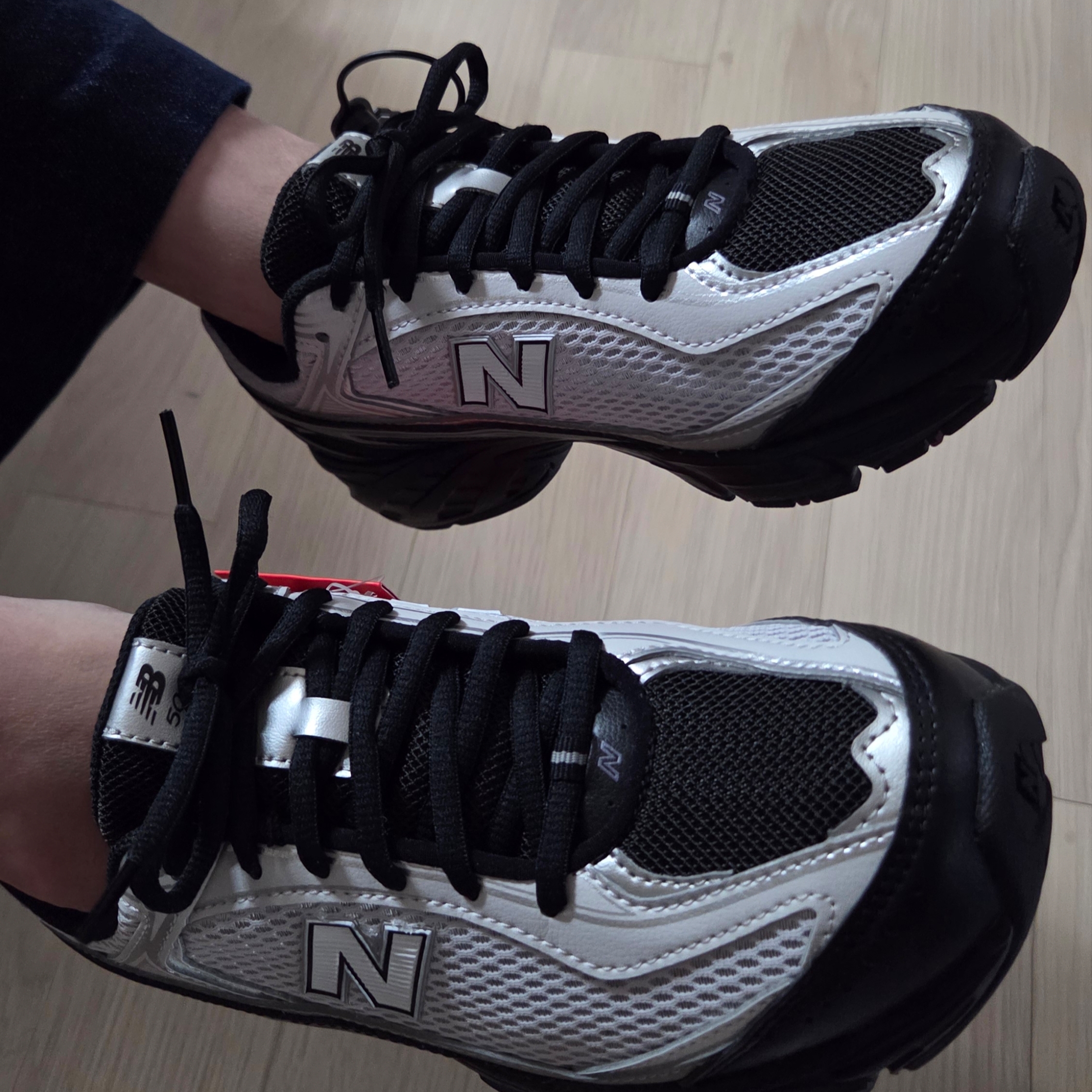 New Balance 509 Black Gray 착용 스타일