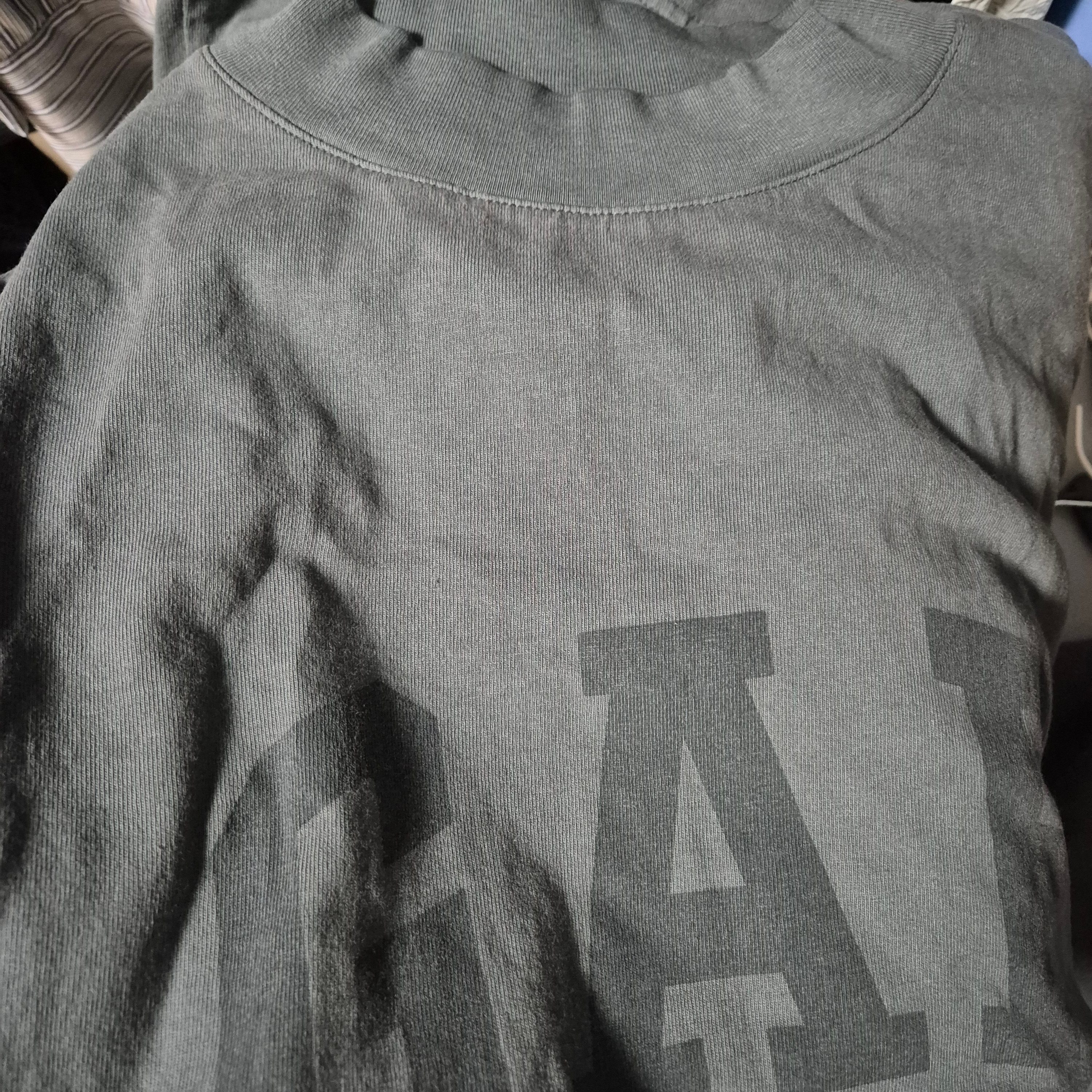 Yeezy Gap Engineered By Balenciaga Dove 3/4 Sleeve T-Shirt Dark Green 착용 스타일